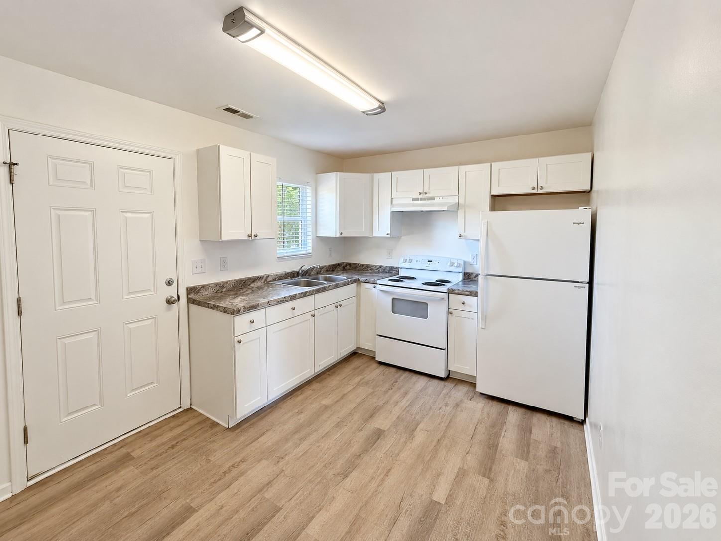 1214 Kitchen - 1212, 1214, 1216, 1218 Alexander Street, Statesville