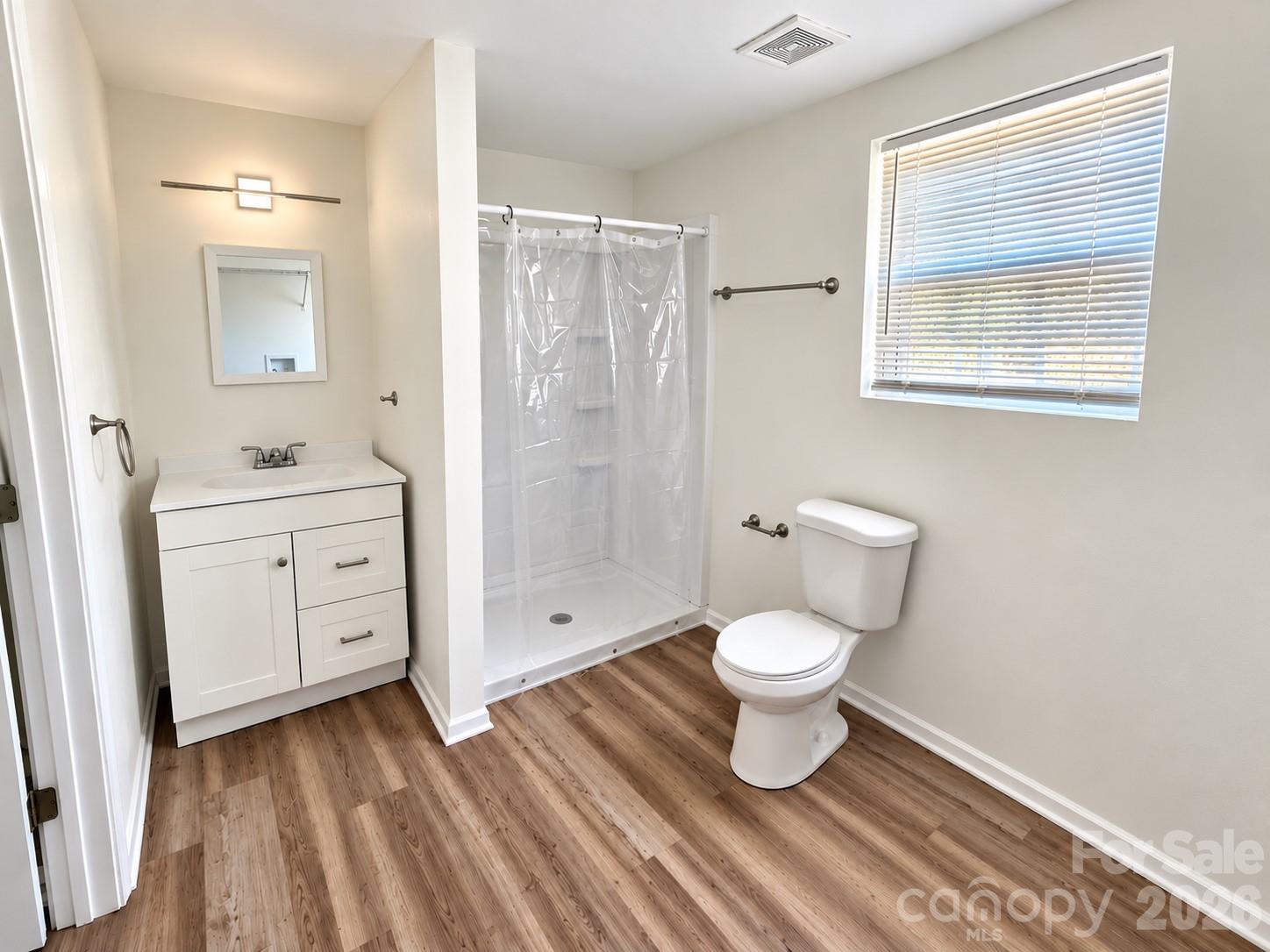 Unit B Bathroom - 335 Unit A & Unit B N Oakland Avenue, Statesville