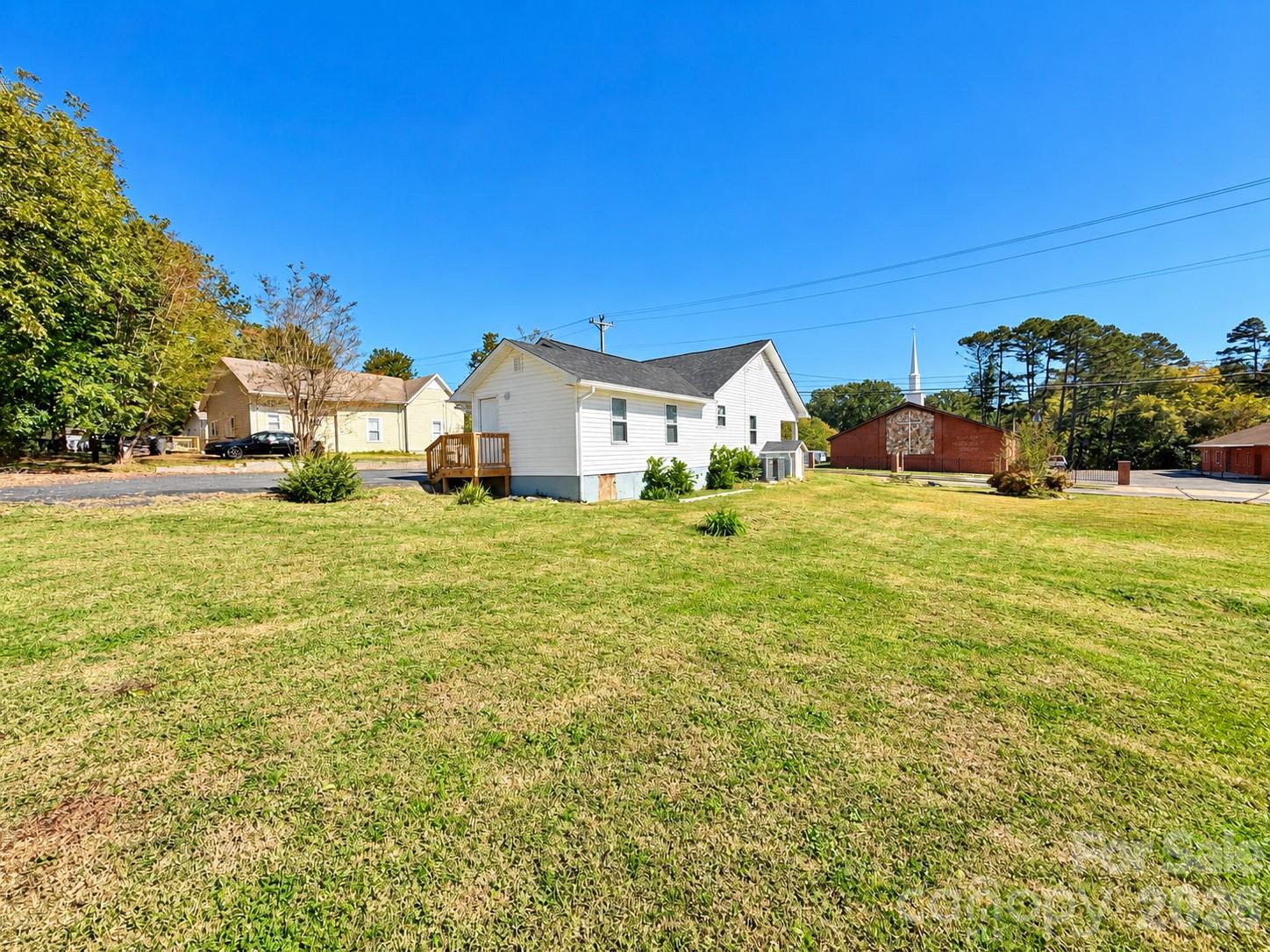 Side View - 335 Unit A & Unit B N Oakland Avenue, Statesville