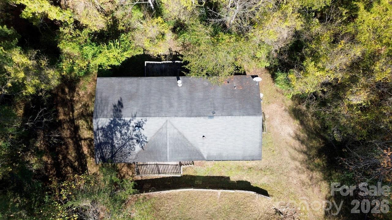 Single Family Residence at 31 White Cedar Drive, Weaverville, photo 7 of 45
