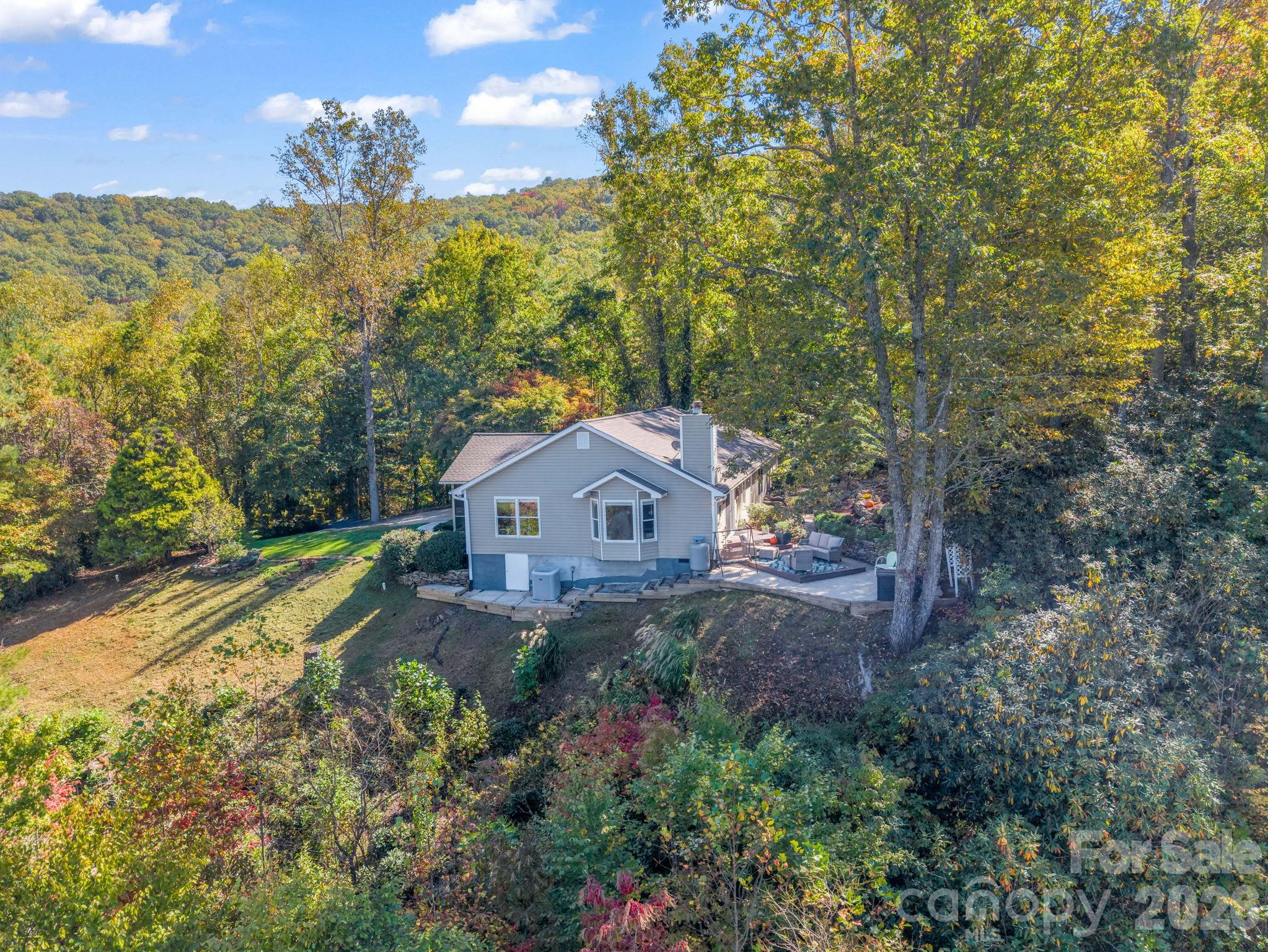Privacy! - 178 Hilltop View Drive, Fletcher
