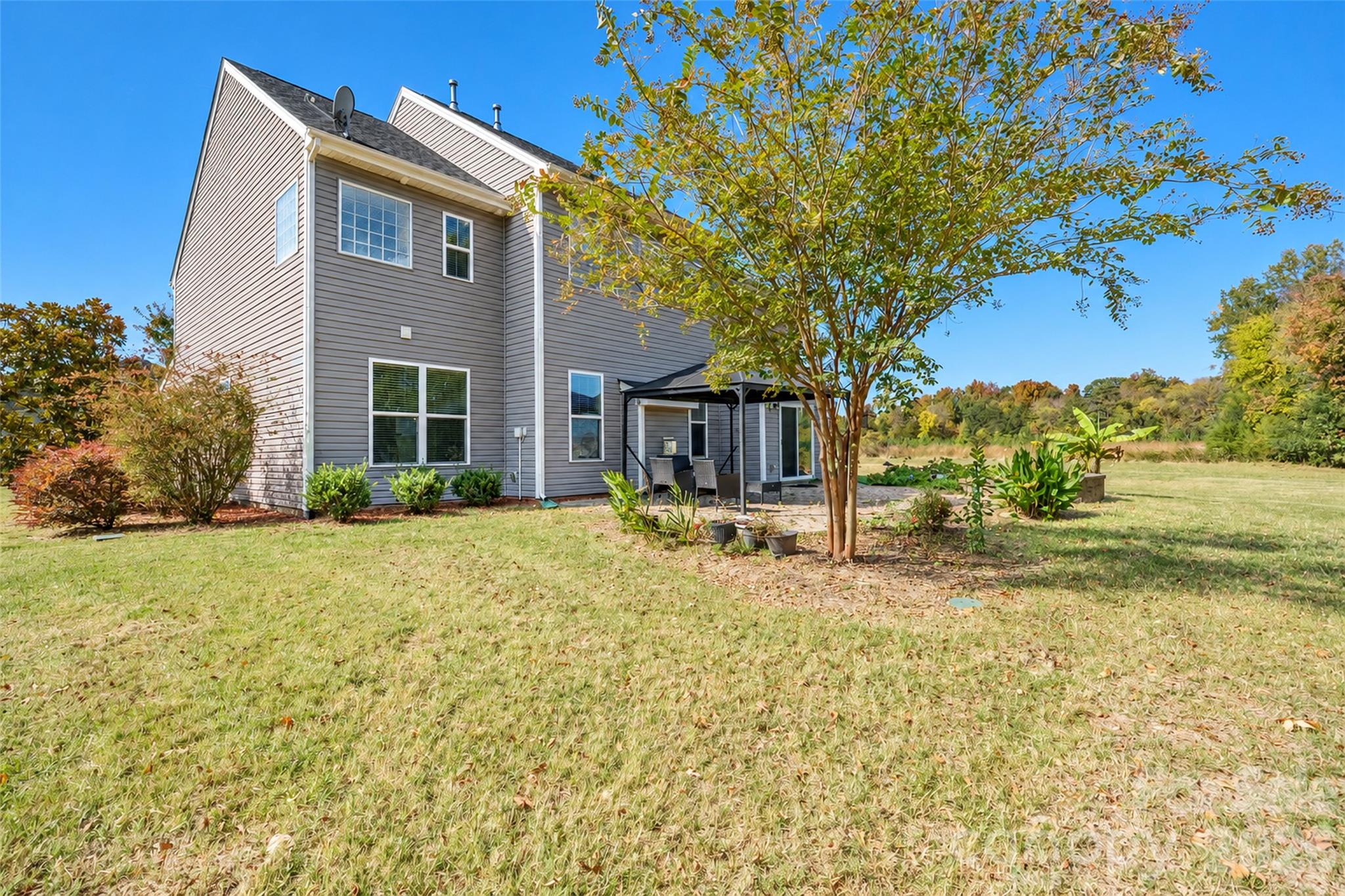 Single Family Residence at 7199 Old Valley Way, Harrisburg, photo 10 of 45