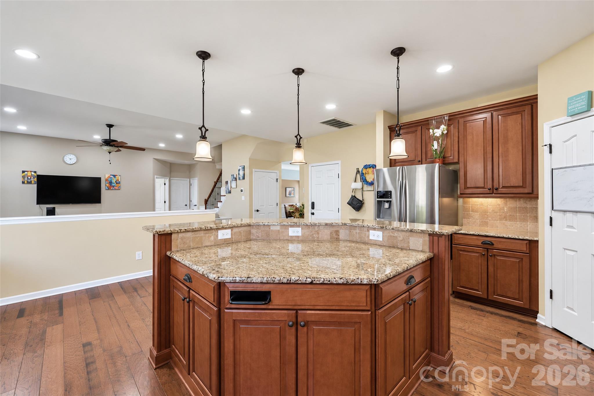 Single Family Residence at 7199 Old Valley Way, Harrisburg, photo 17 of 45