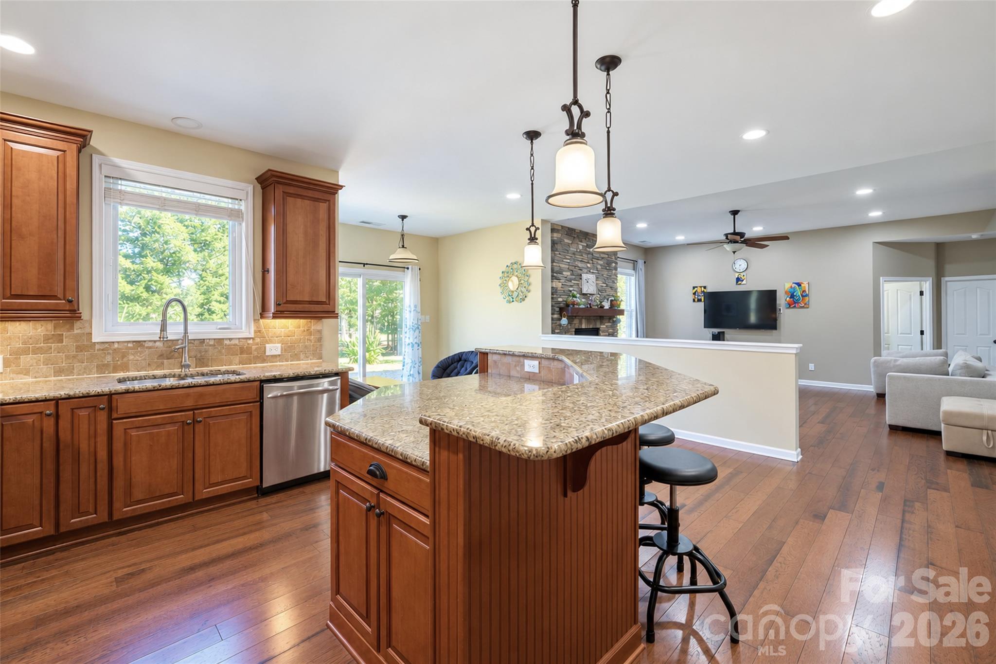 Single Family Residence at 7199 Old Valley Way, Harrisburg, photo 18 of 45