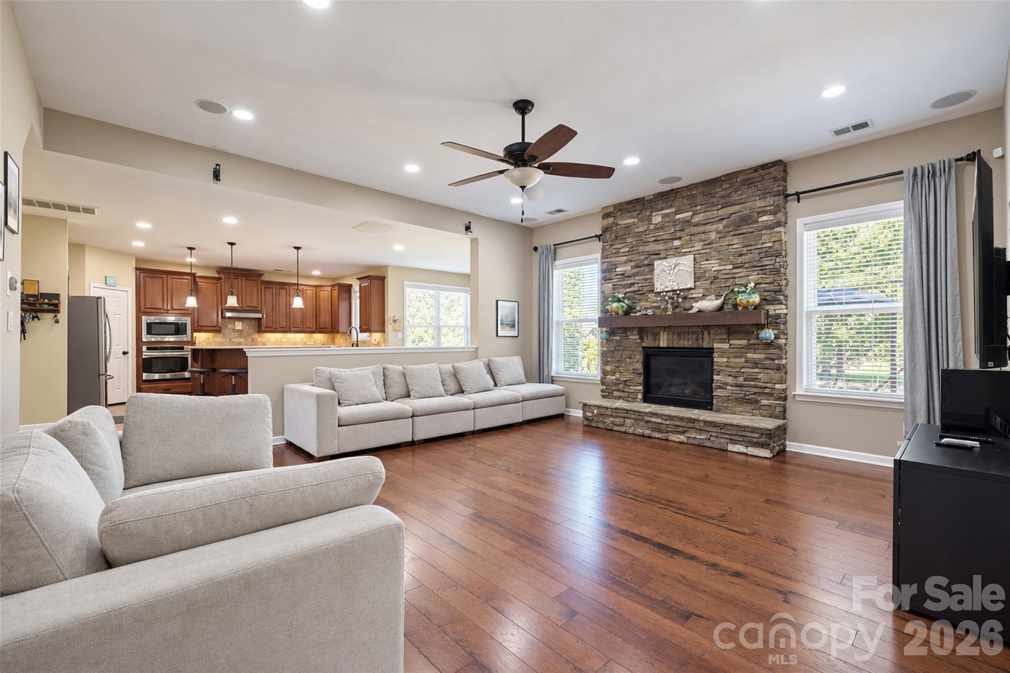 Single Family Residence at 7199 Old Valley Way, Harrisburg, photo 20 of 45