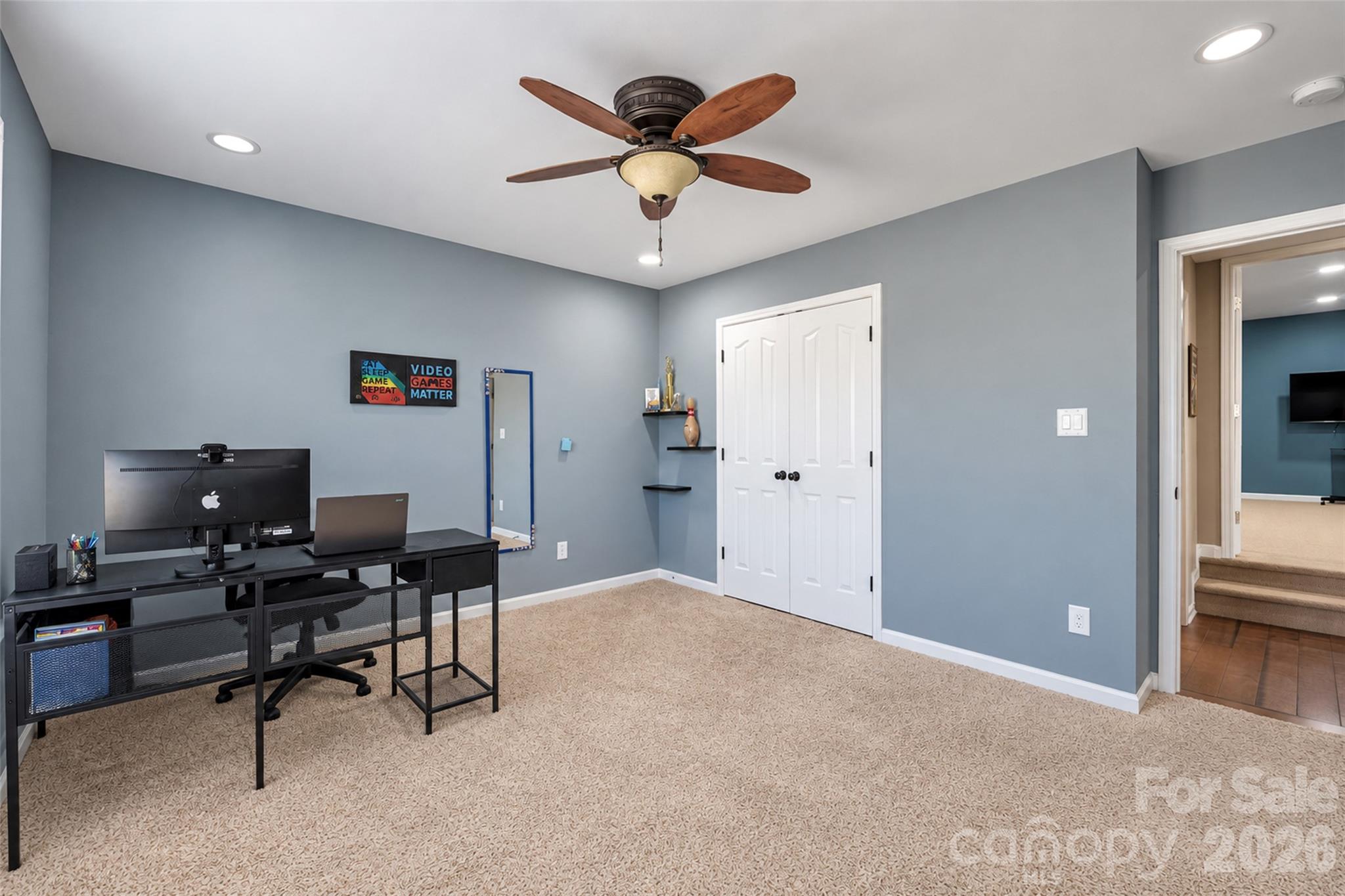 Single Family Residence at 7199 Old Valley Way, Harrisburg, photo 27 of 45