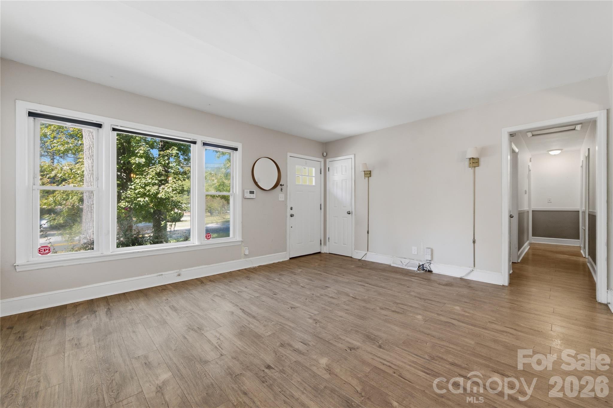 Single Family Residence at 3900 Tipperary Place, Charlotte, photo 4 of 26