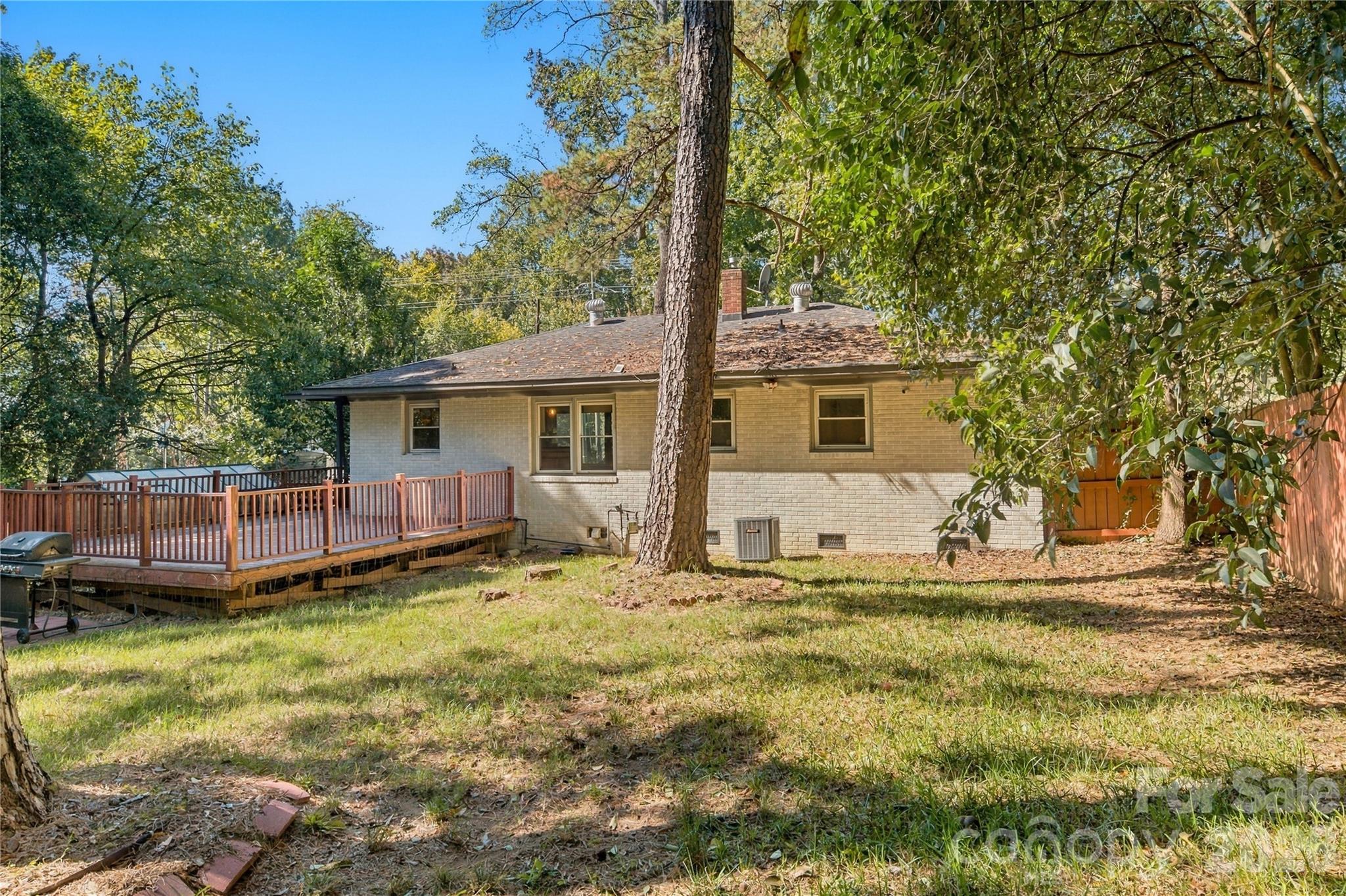 Single Family Residence at 3900 Tipperary Place, Charlotte, photo 21 of 26