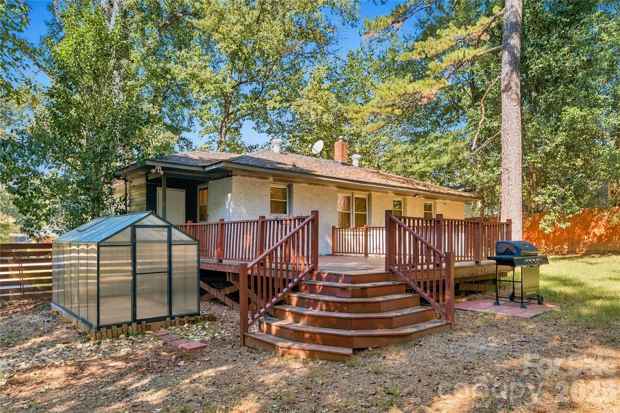 Single Family Residence at 3900 Tipperary Place, Charlotte, photo 24 of 26