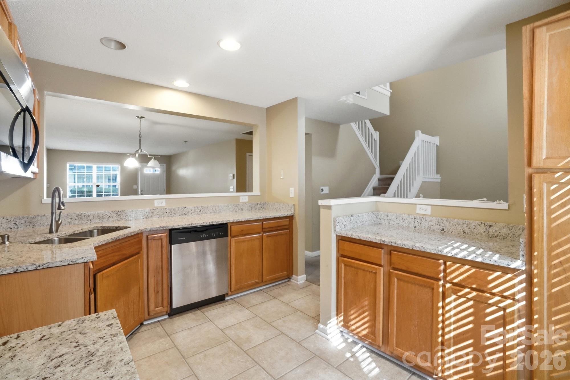 Kitcheb - 2034 University Heights Lane, Charlotte
