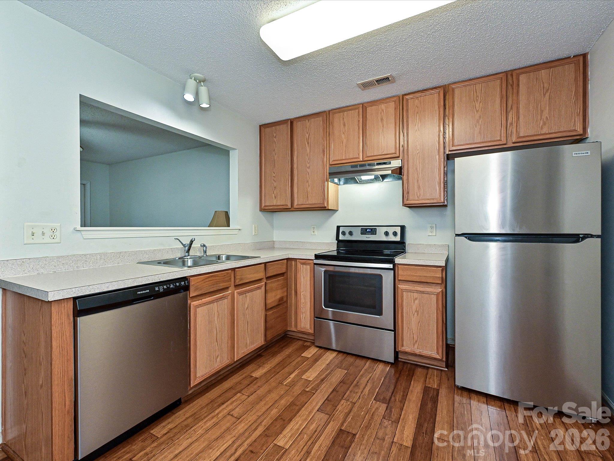 Condominium at 110 Steam Engine Drive, Mooresville, photo 7 of 14