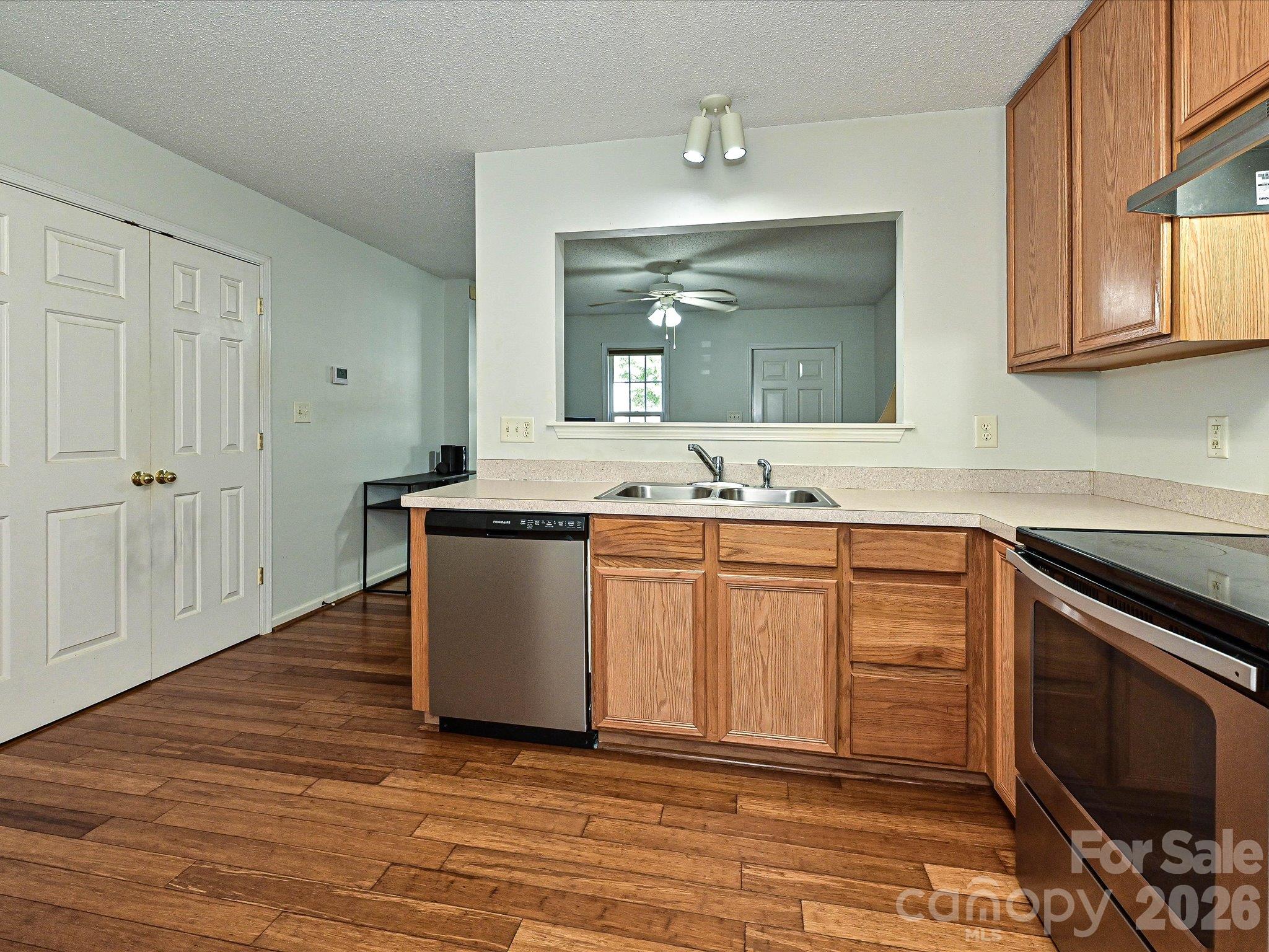 Condominium at 110 Steam Engine Drive, Mooresville, photo 8 of 14