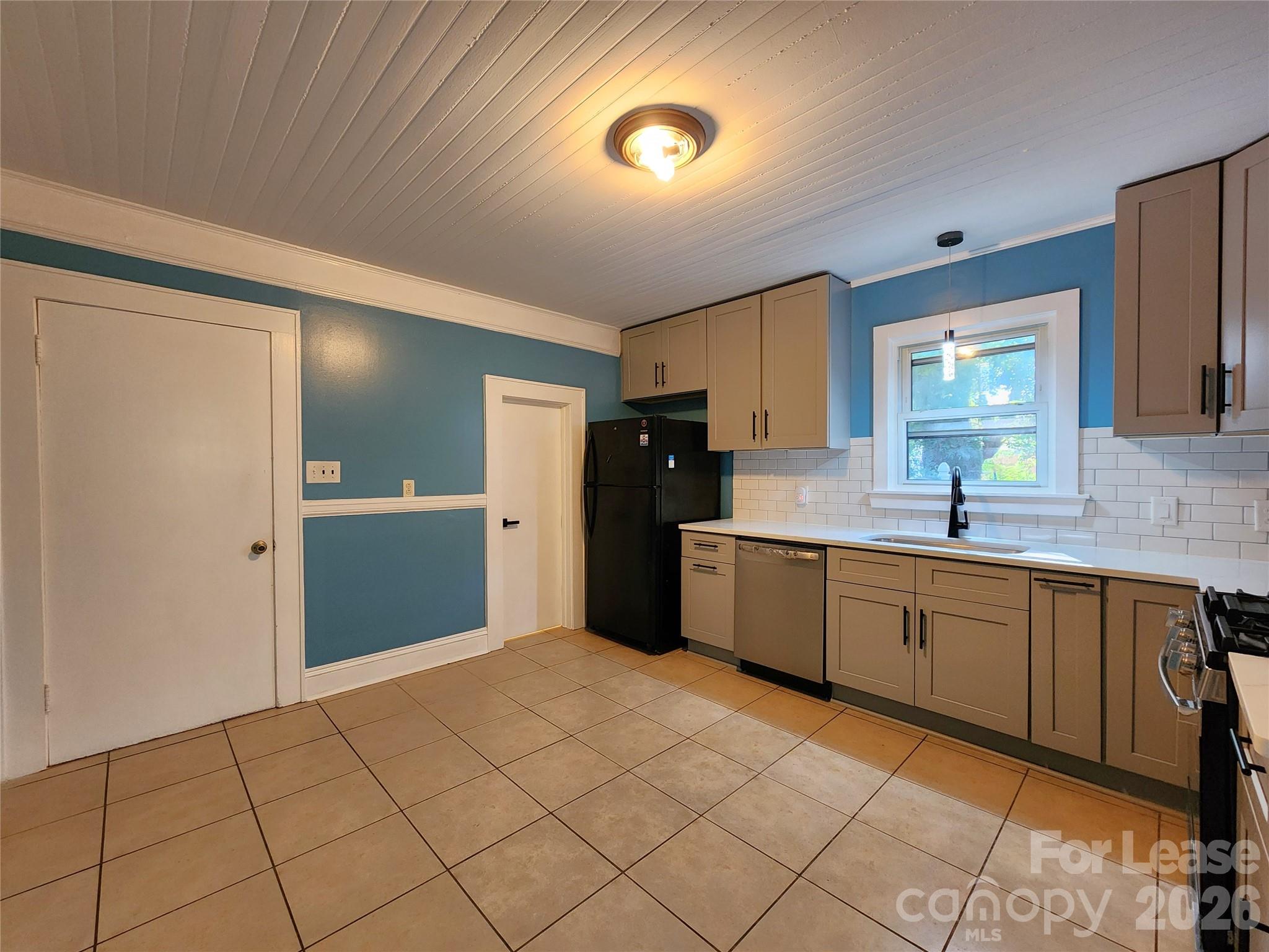 Single Family Residence at 811 Klondale Avenue, Kannapolis, photo 7 of 26