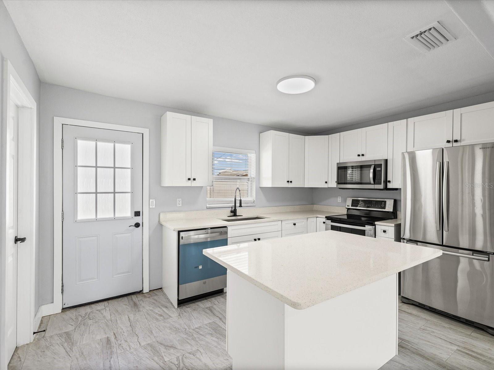 Single Family Residence at 6615 DEL PRADO TER, NEW PORT RICHEY, photo 23 of 58