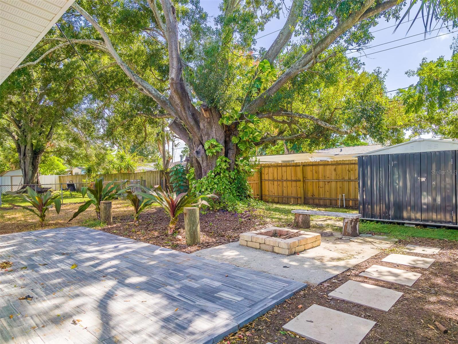Single Family Residence at 9477 PARK LAKE DR N, PINELLAS PARK, photo 4 of 57