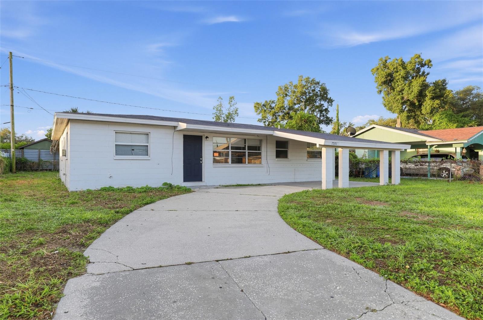 Single Family Residence at 7201 KINGSTON DR, TAMPA, photo 3 of 31
