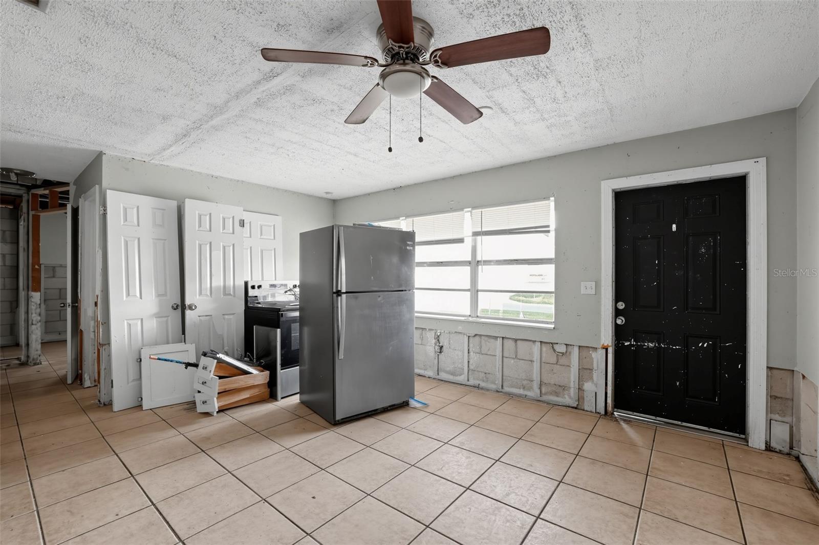 Single Family Residence at 7201 KINGSTON DR, TAMPA, photo 9 of 31
