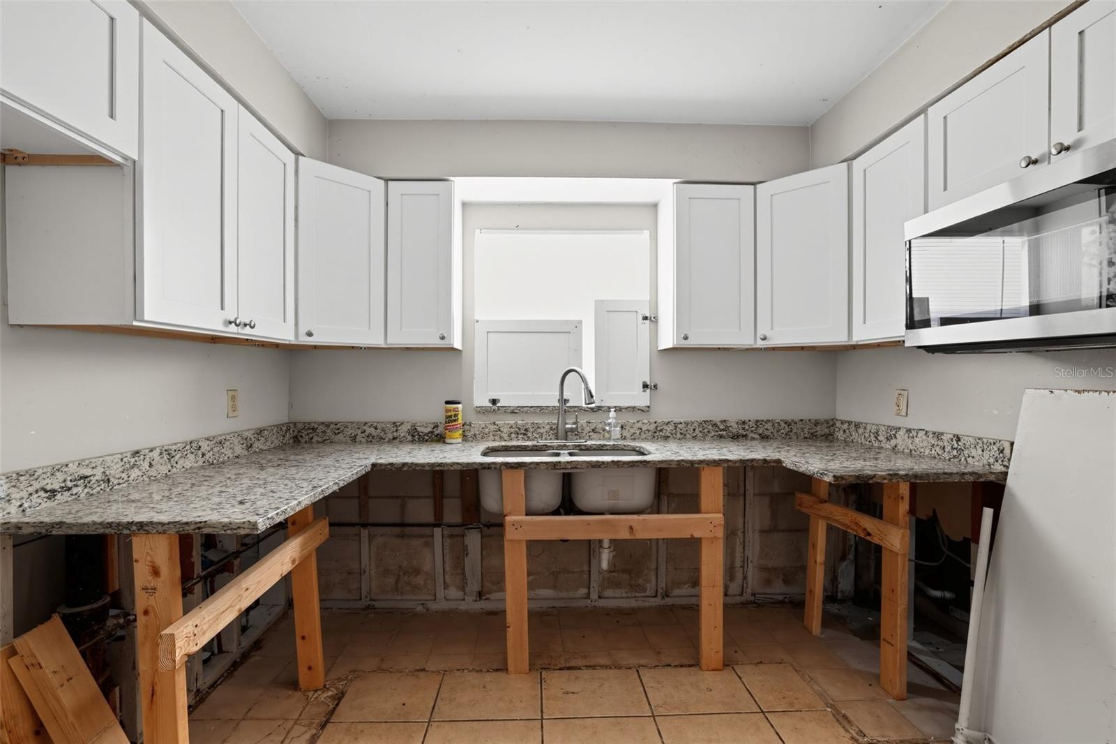Single Family Residence at 7201 KINGSTON DR, TAMPA, photo 11 of 31