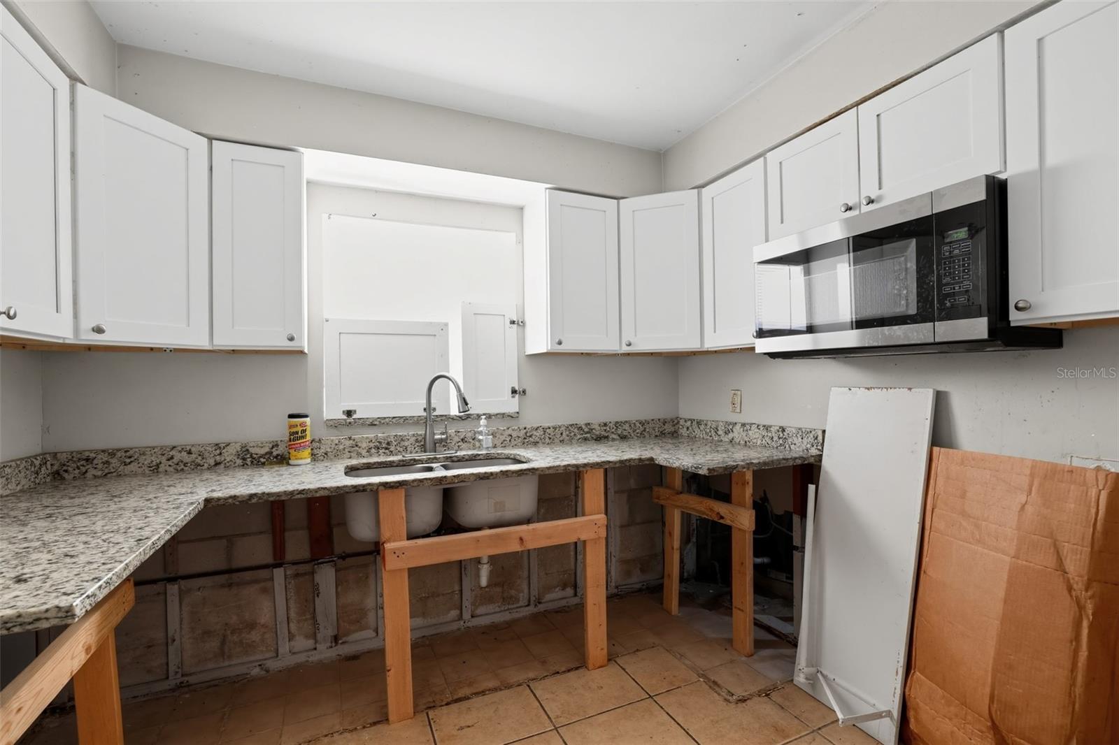 Single Family Residence at 7201 KINGSTON DR, TAMPA, photo 12 of 31