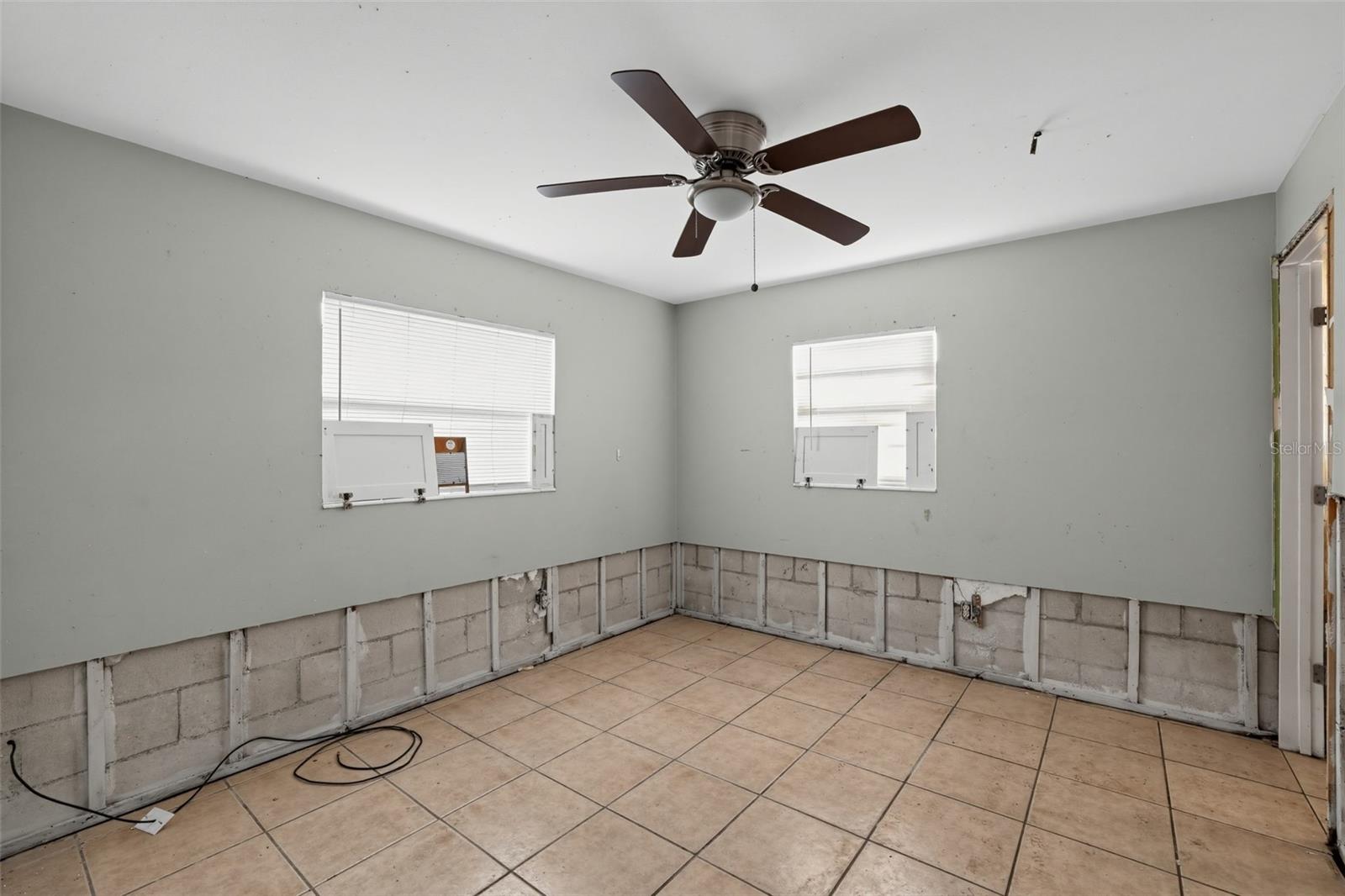 Single Family Residence at 7201 KINGSTON DR, TAMPA, photo 25 of 31