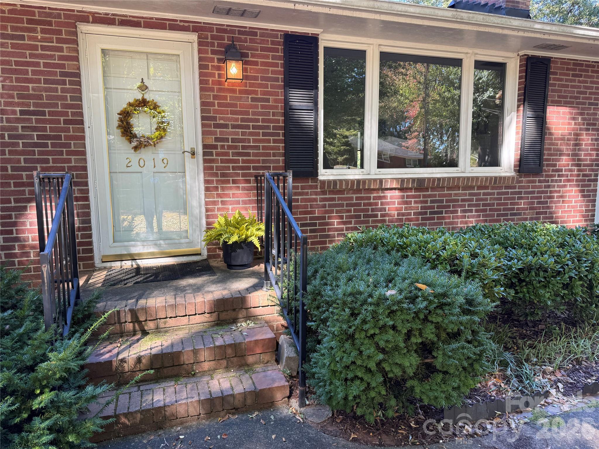 Single Family Residence at 2019 Carol Drive, Gastonia, photo 3 of 36