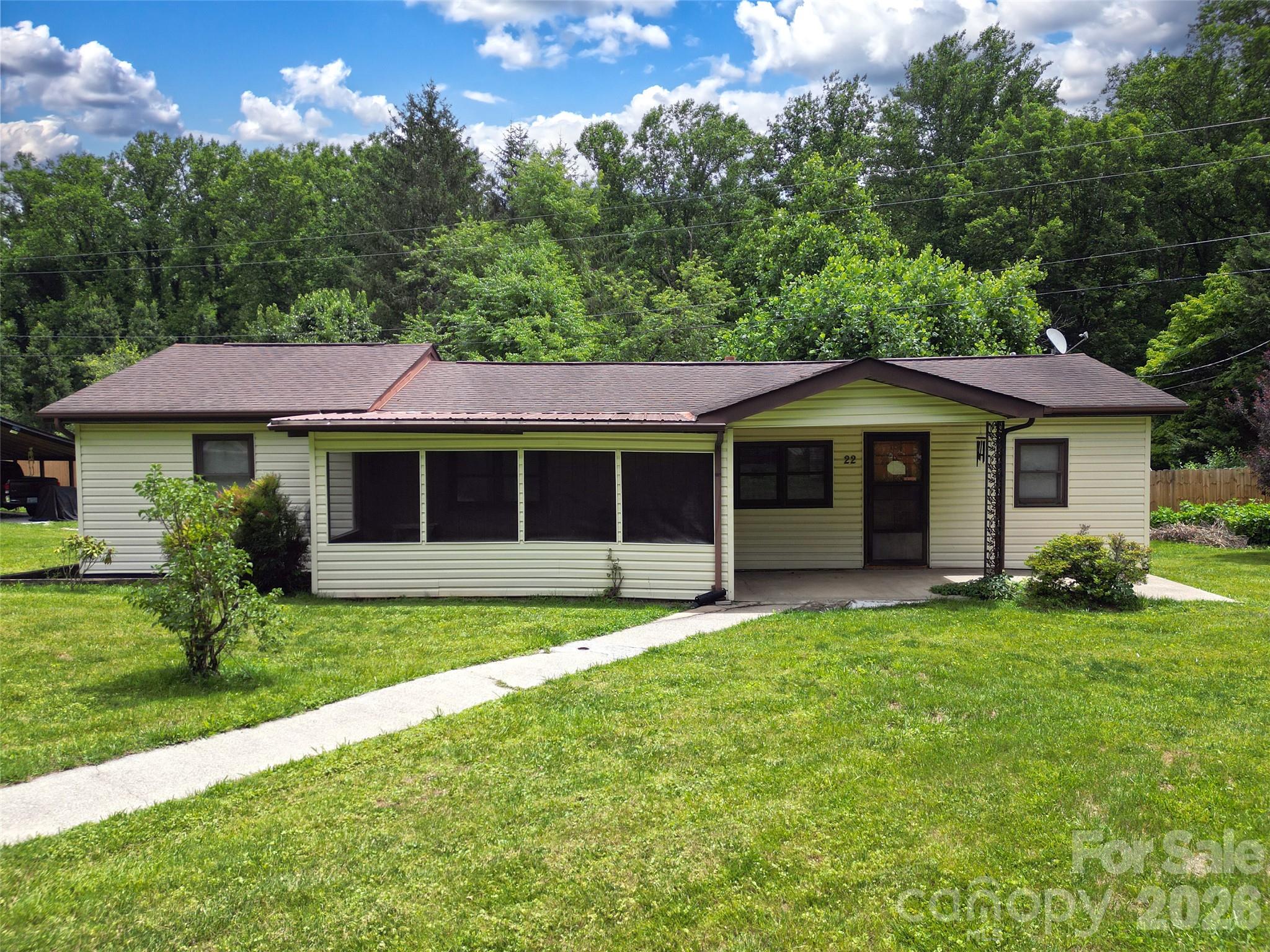 22 McMinn Front Entrance. - 22 McMinn Road, Hendersonville