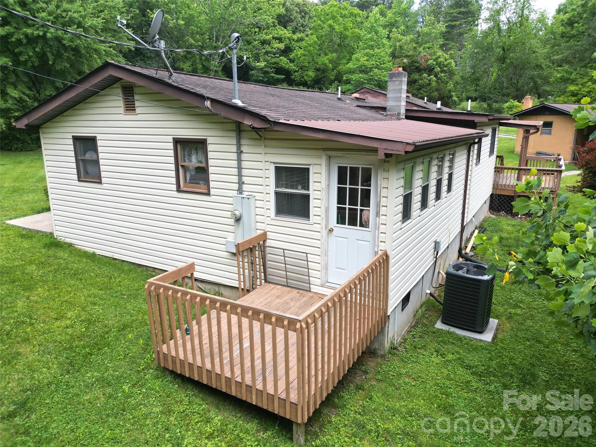 Side porch - 22 McMinn Road, Hendersonville