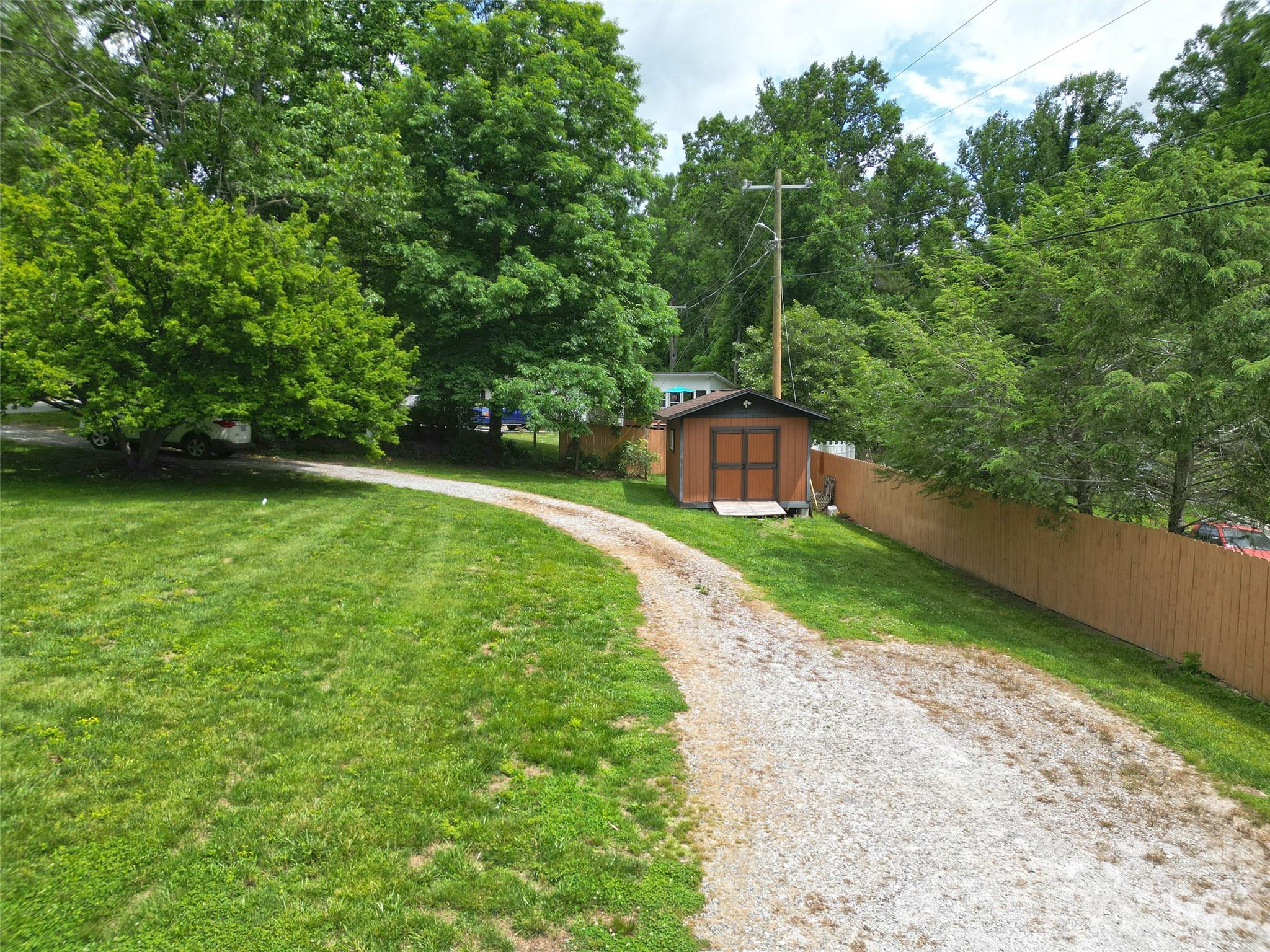 Driveway around property. - 22 McMinn Road, Hendersonville