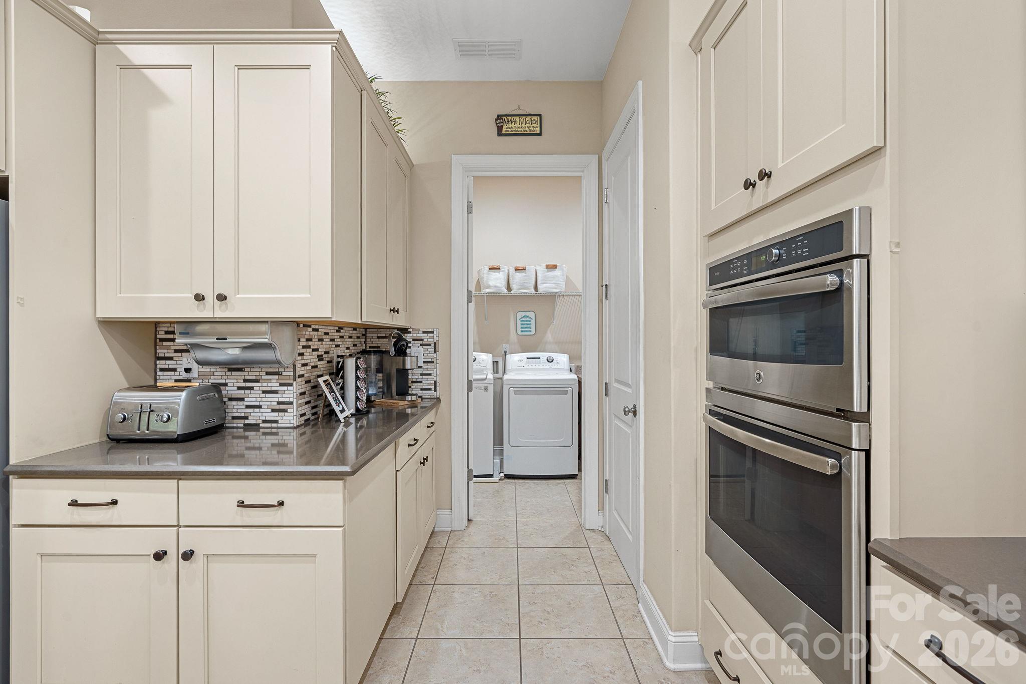 Single Family Residence at 432 Granite Lake Court, Denver, photo 15 of 48