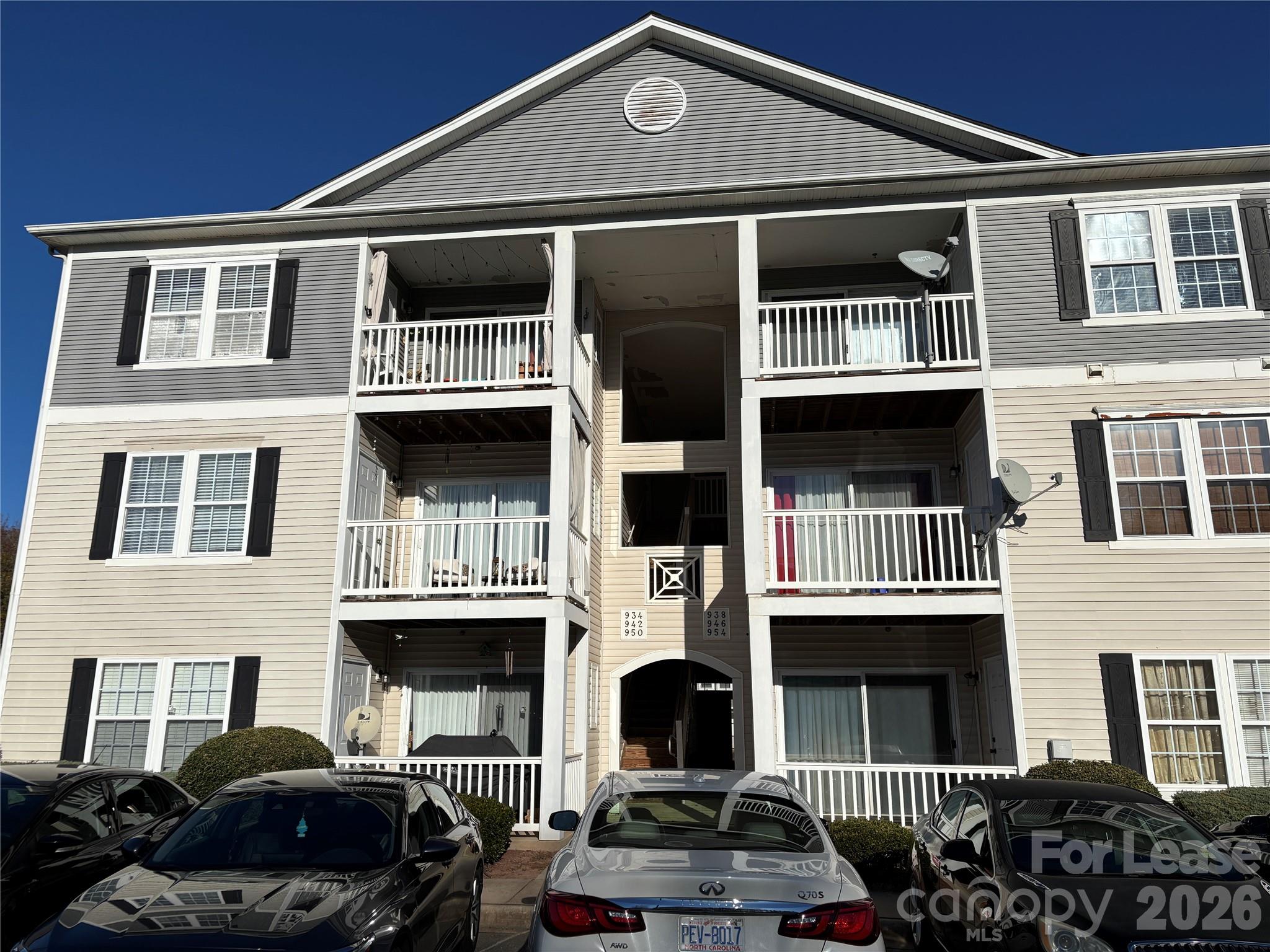 938 Plaza Walk Drive