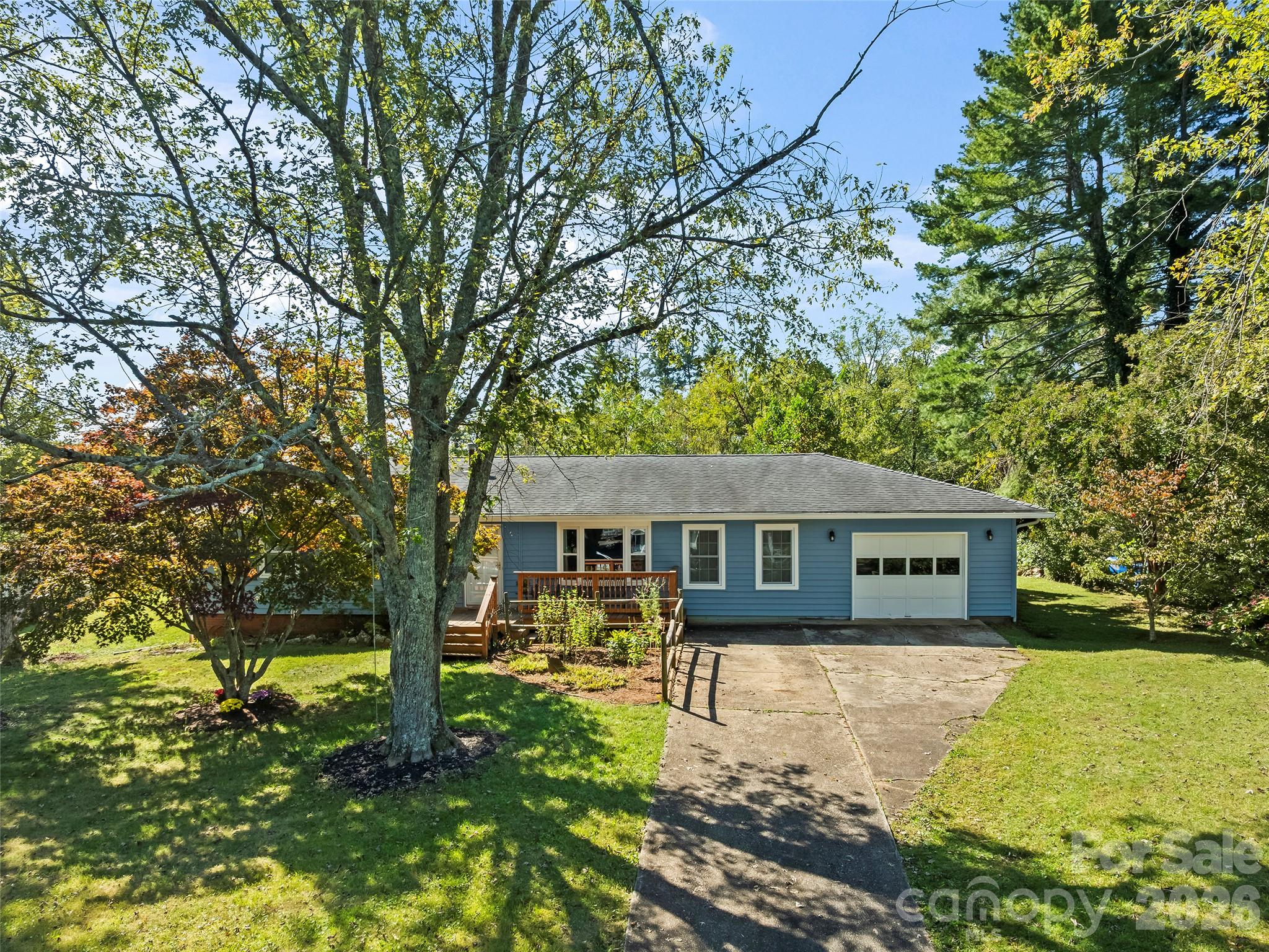 Single Family Residence at 31 Southwicke Drive, Arden, photo 2 of 31