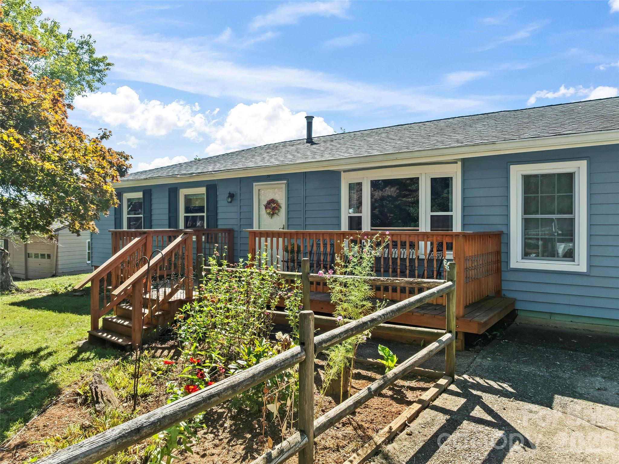 Single Family Residence at 31 Southwicke Drive, Arden, photo 4 of 31