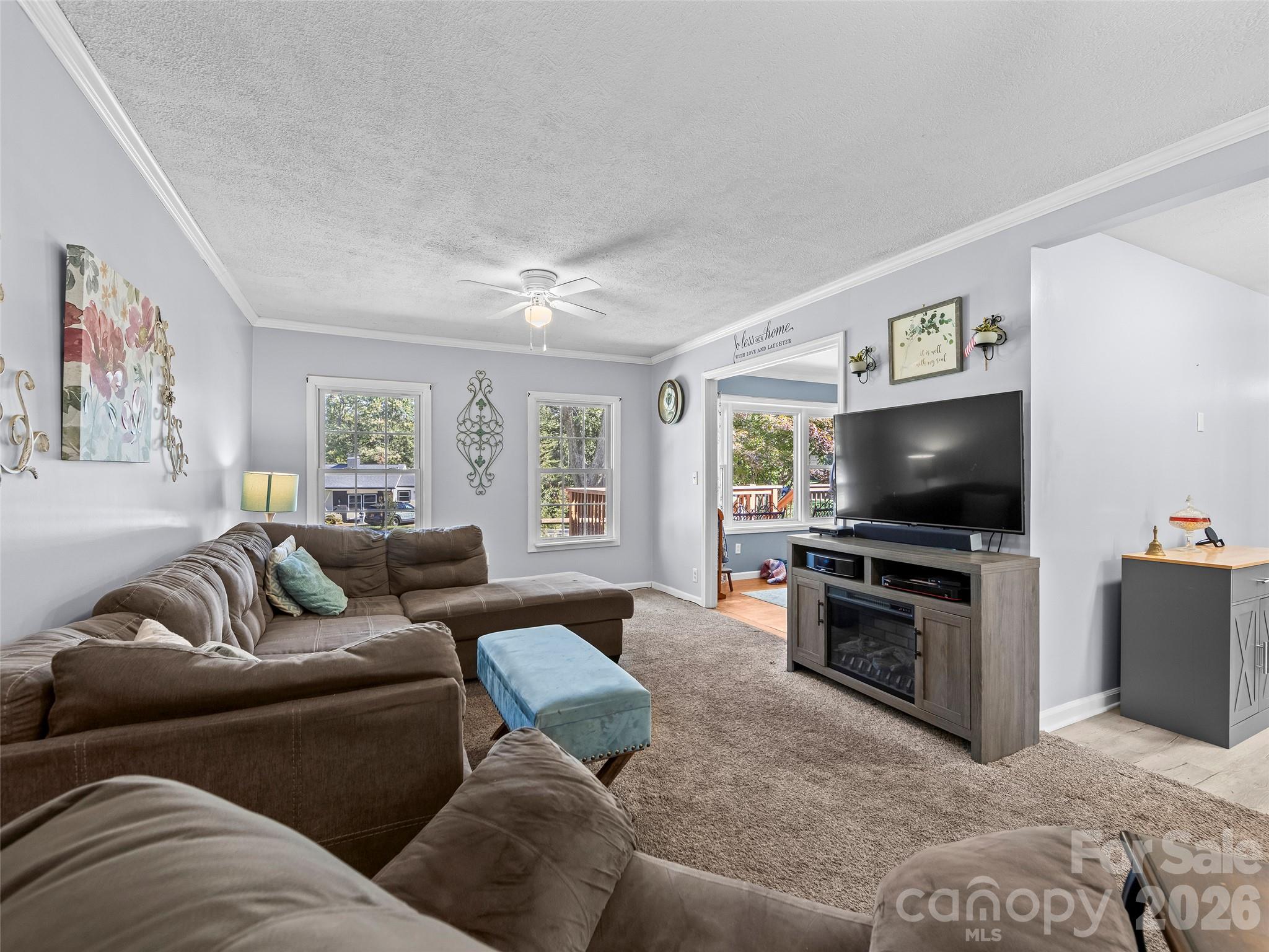 Single Family Residence at 31 Southwicke Drive, Arden, photo 7 of 31