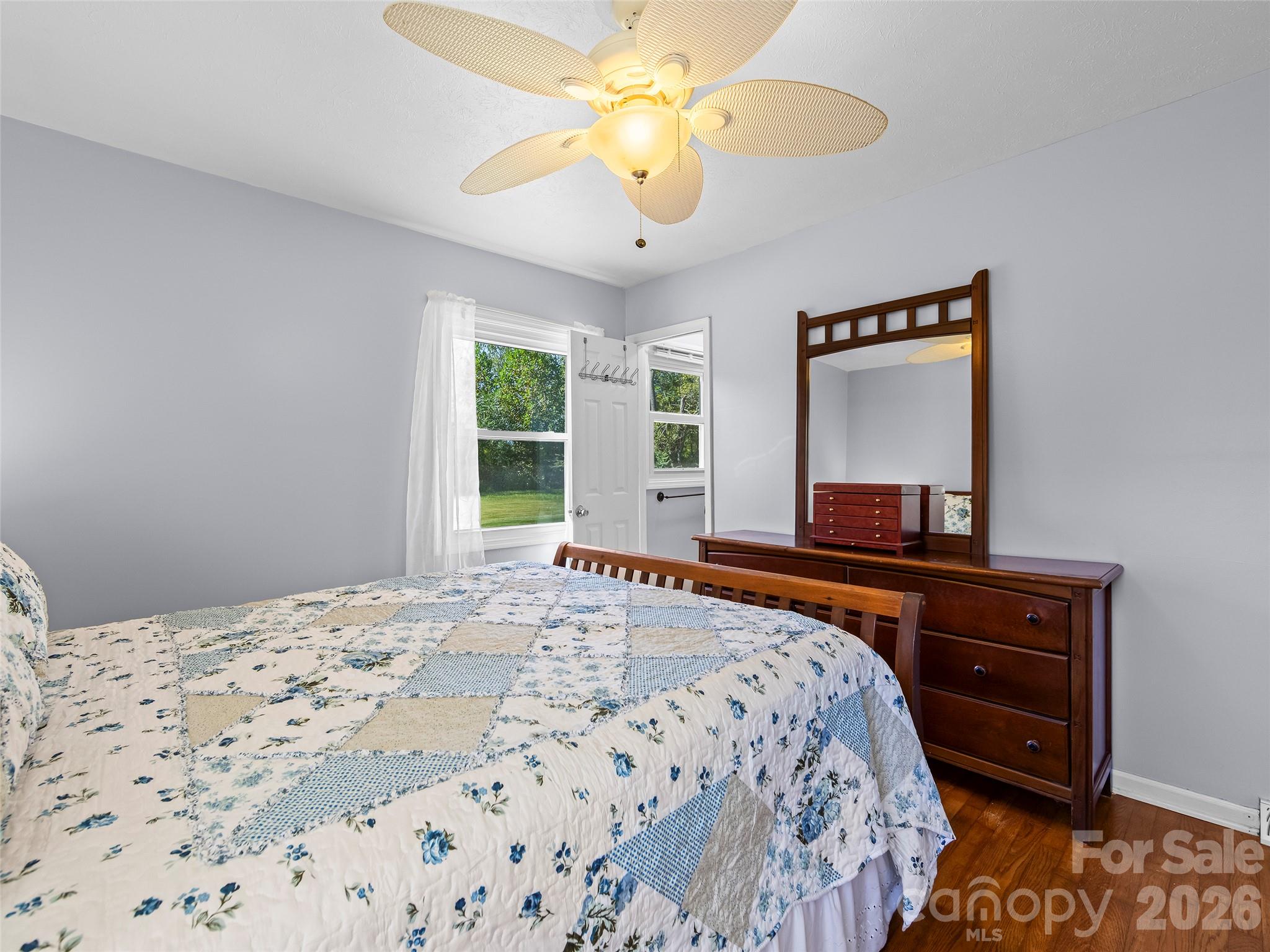 Single Family Residence at 31 Southwicke Drive, Arden, photo 17 of 31