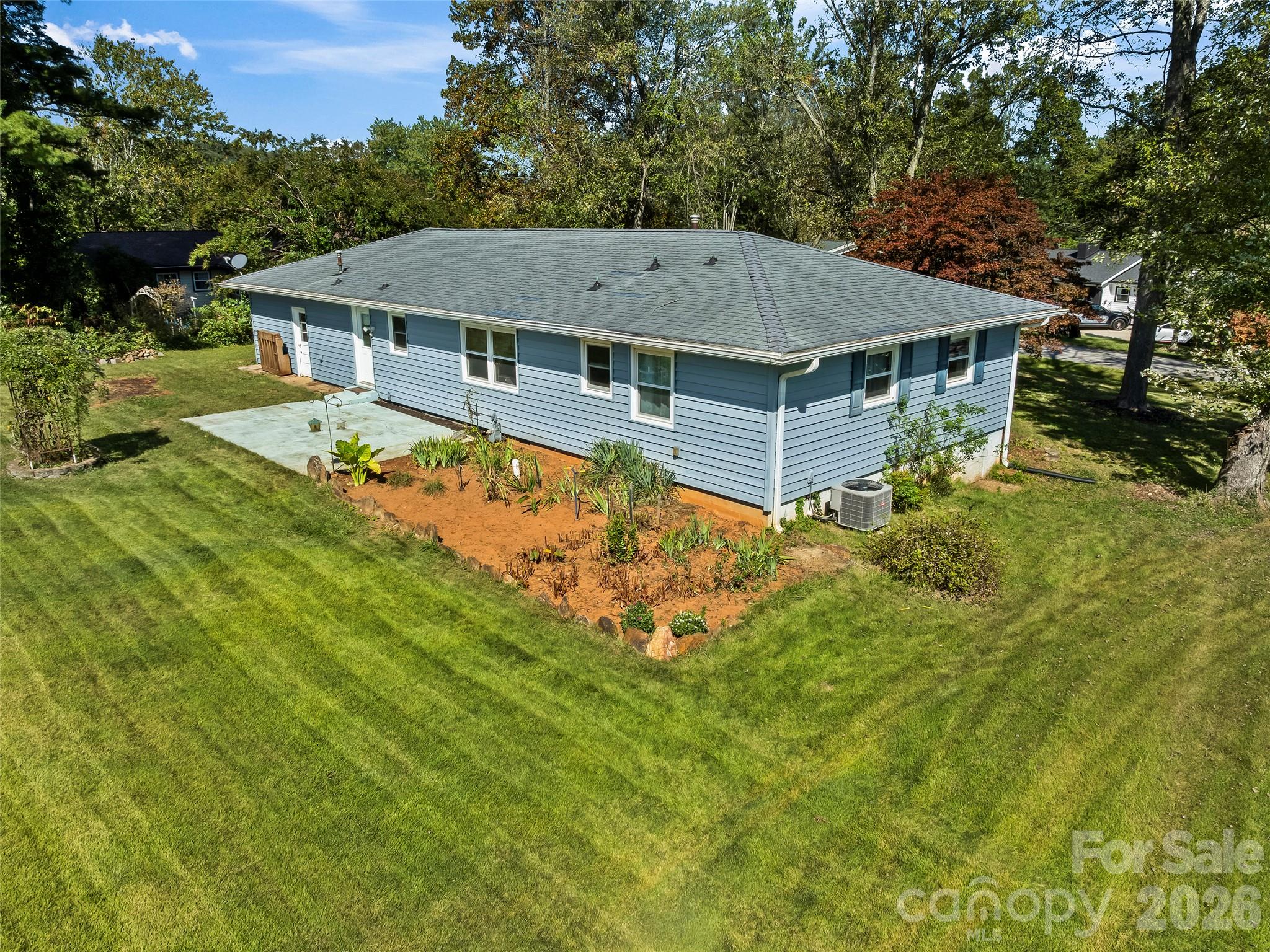 Single Family Residence at 31 Southwicke Drive, Arden, photo 30 of 31