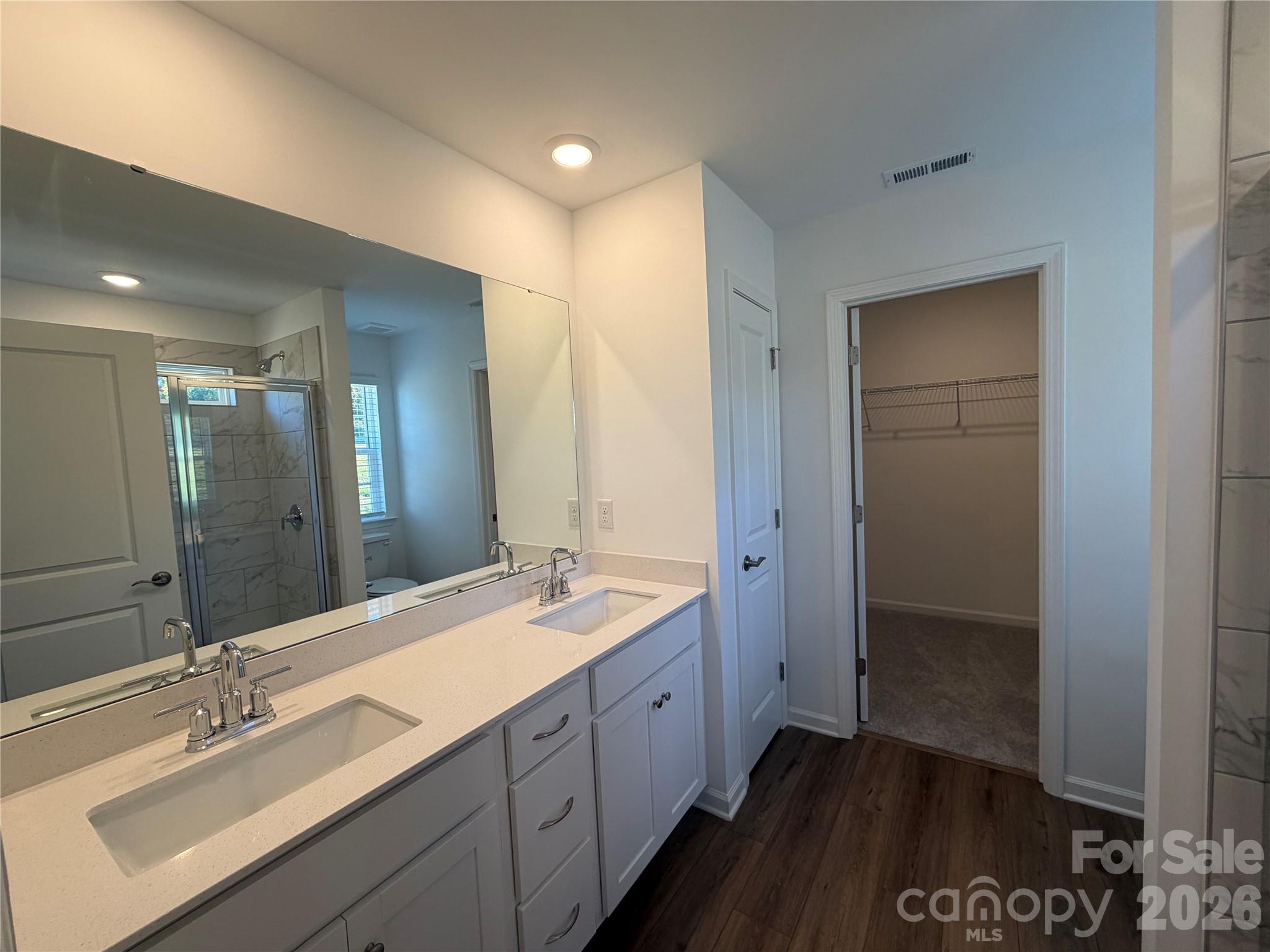 Single Family Residence at 1540 Swallow Tail Drive, Belmont, photo 14 of 33