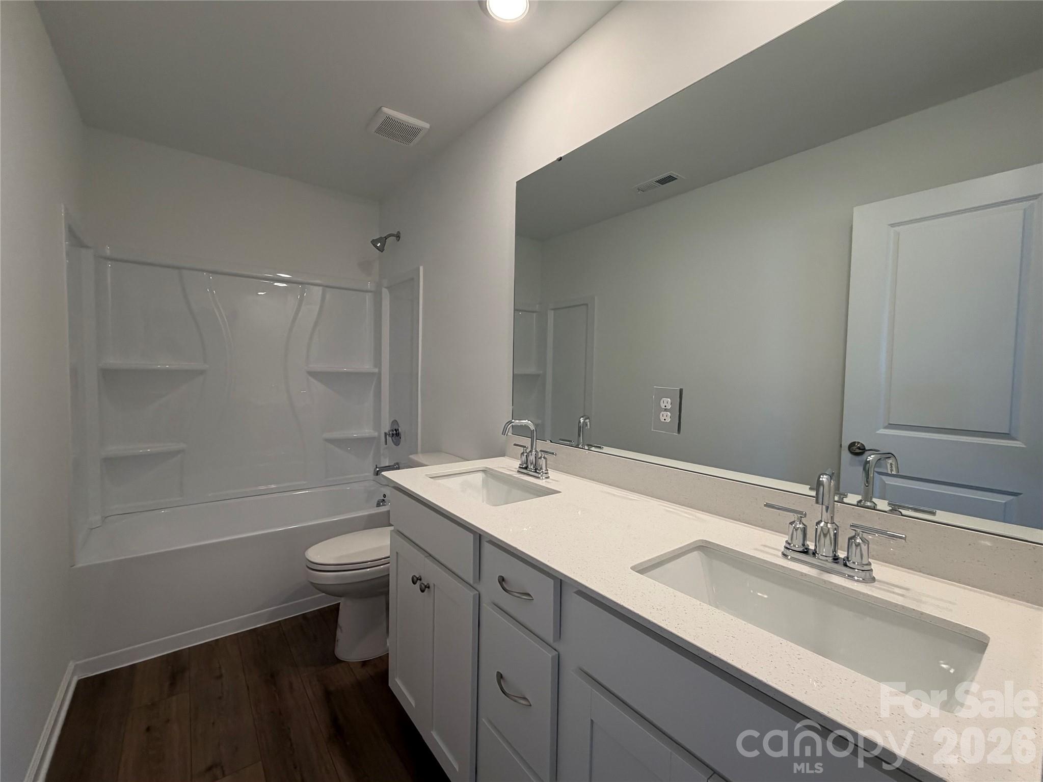 Single Family Residence at 1540 Swallow Tail Drive, Belmont, photo 20 of 33