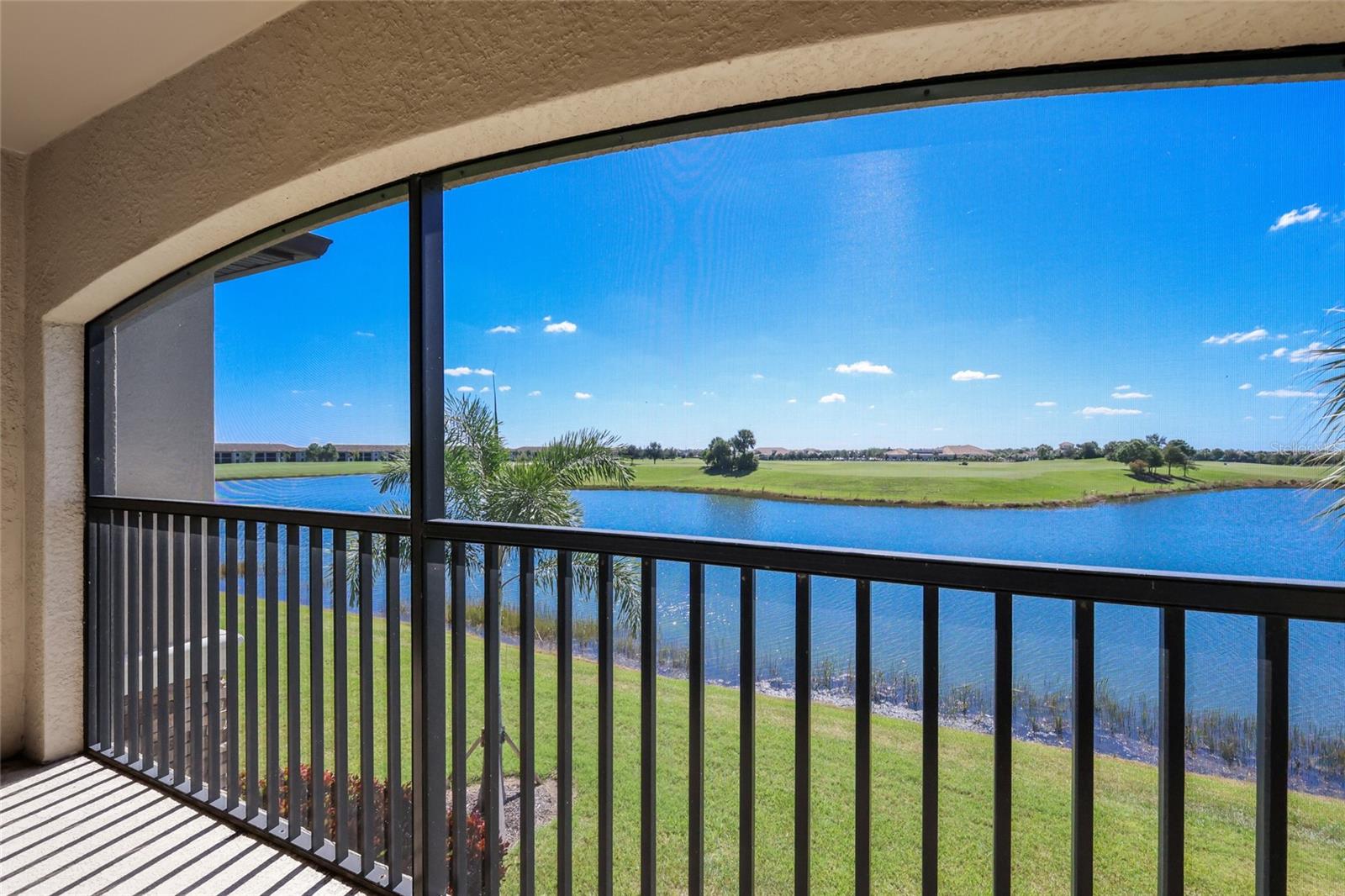 5614 PALMER CIR #206