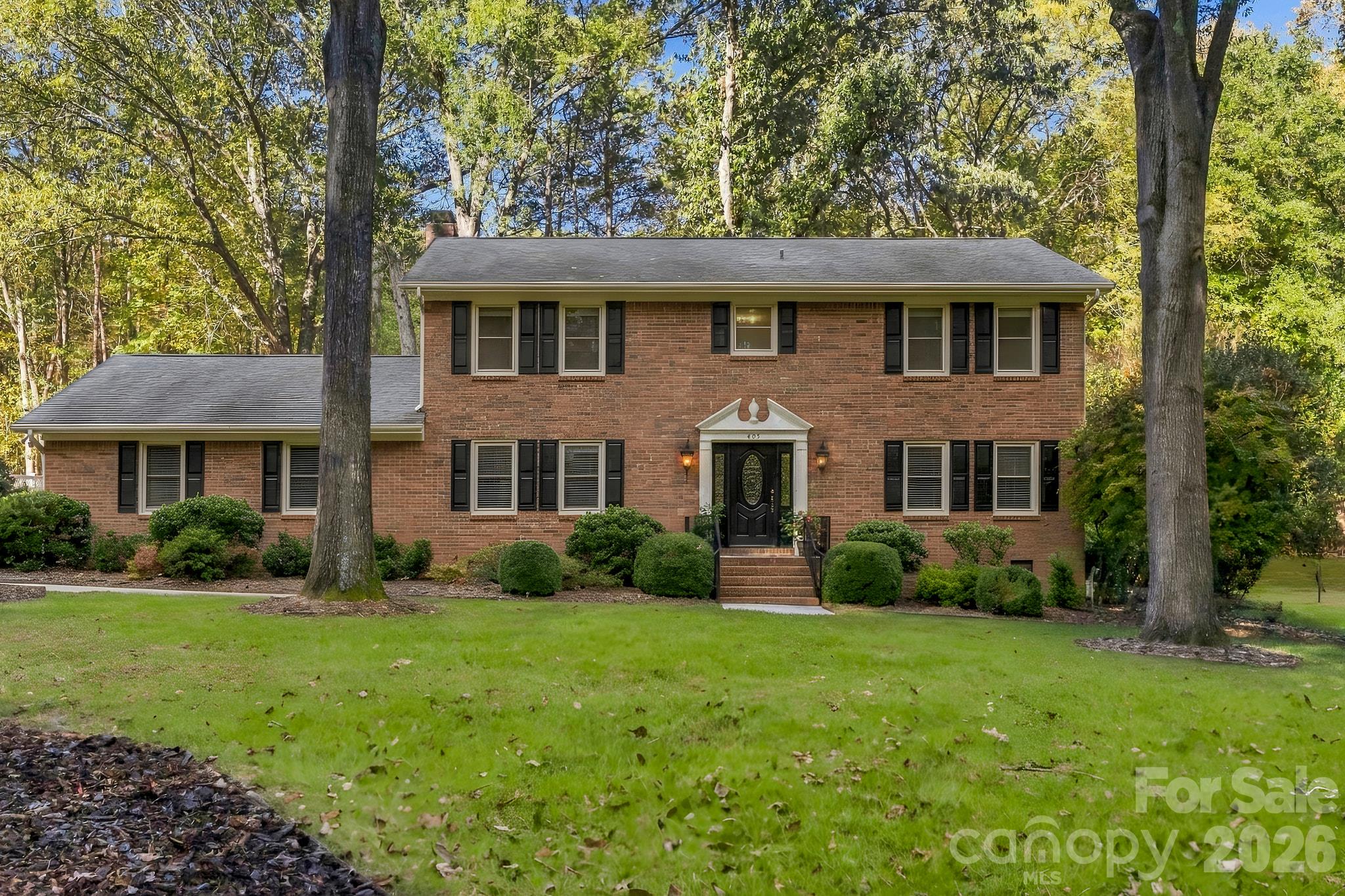 Single Family Residence at 405 Hillcrest Drive, Harrisburg, photo 2 of 48