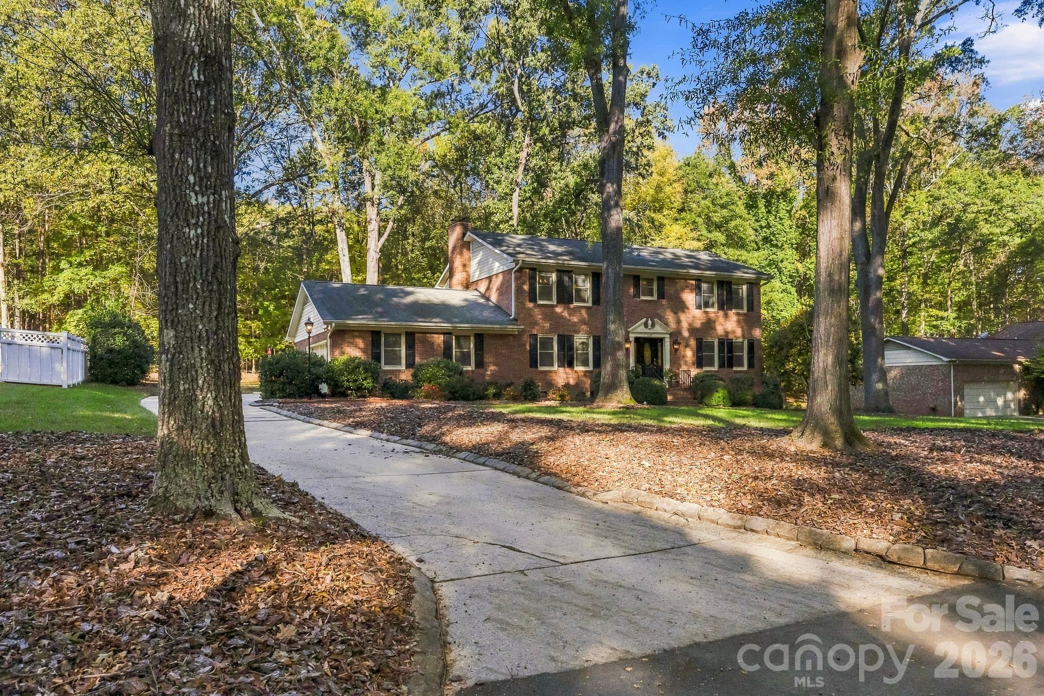 Single Family Residence at 405 Hillcrest Drive, Harrisburg, photo 3 of 48