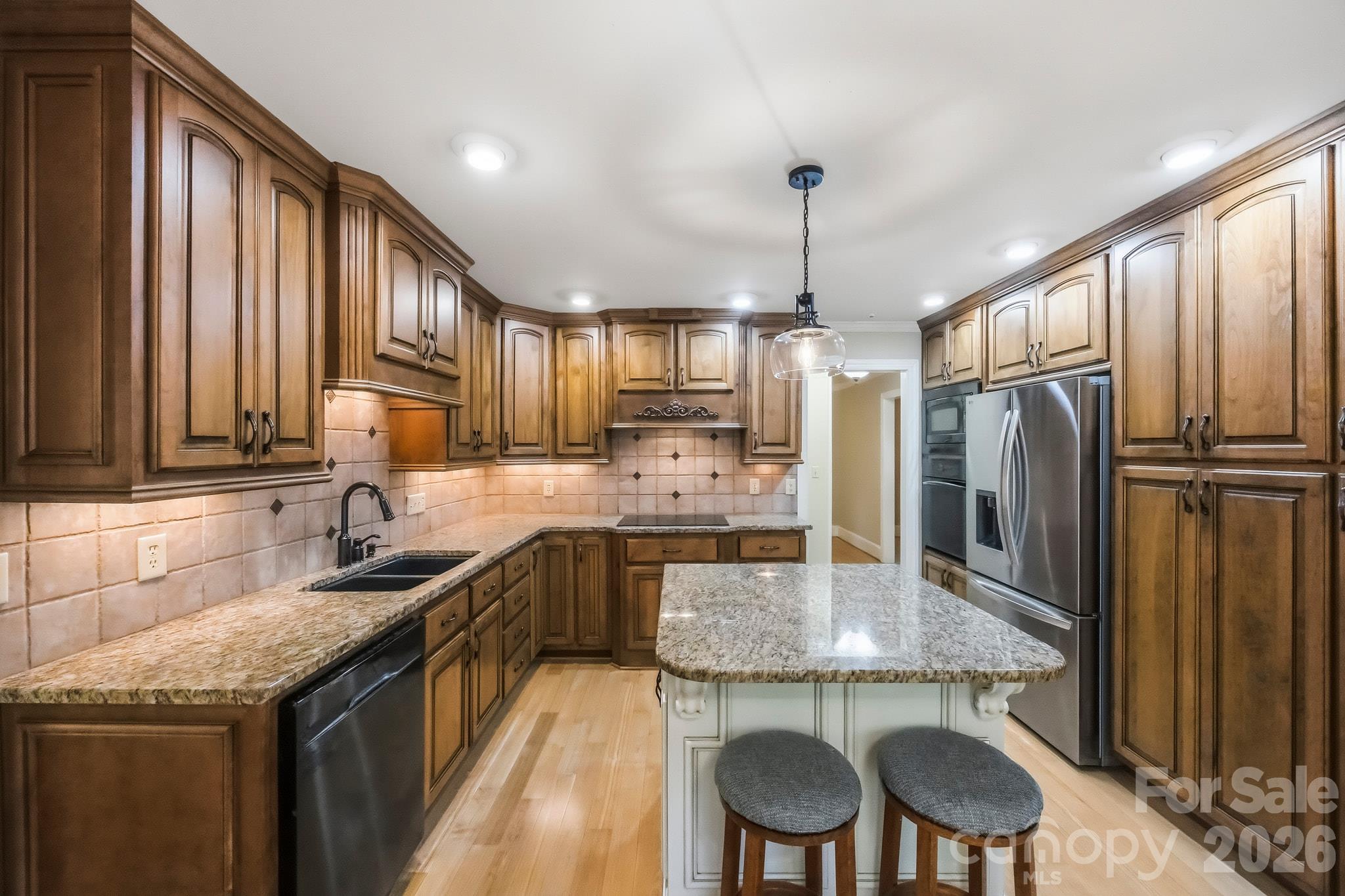 Single Family Residence at 405 Hillcrest Drive, Harrisburg, photo 6 of 48