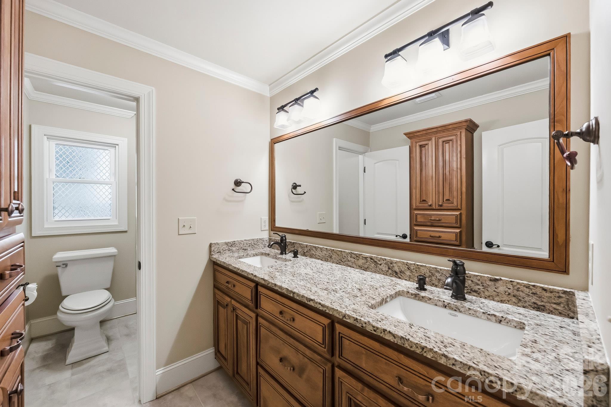 Secondary bathroom - 405 Hillcrest Drive, Harrisburg