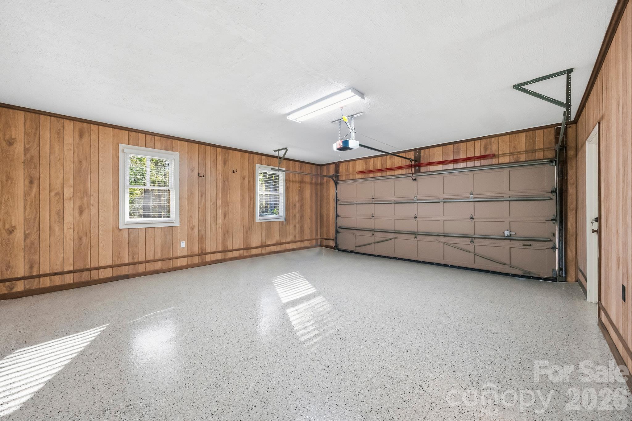 large over sized garage - 405 Hillcrest Drive, Harrisburg