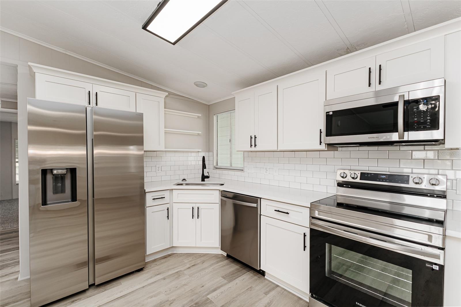 Manufactured Home at 2055 S FLORAL AVE #306, BARTOW, photo 2 of 25