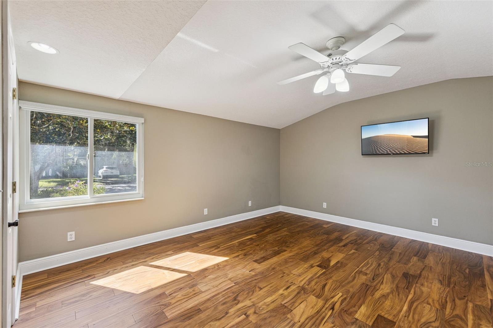 Primarty Bedroom has lots of light and space - 3115 HARGILL DR, ORLANDO