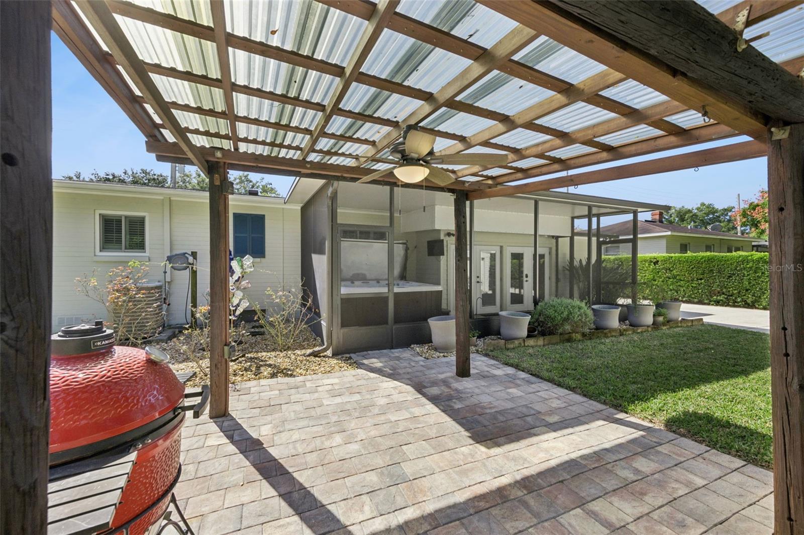 Sturdy Gazebo for all your grills! Ceiling fan and power on a pole complete this area for your outdoor grilling needs - 3115 HARGILL DR, ORLANDO