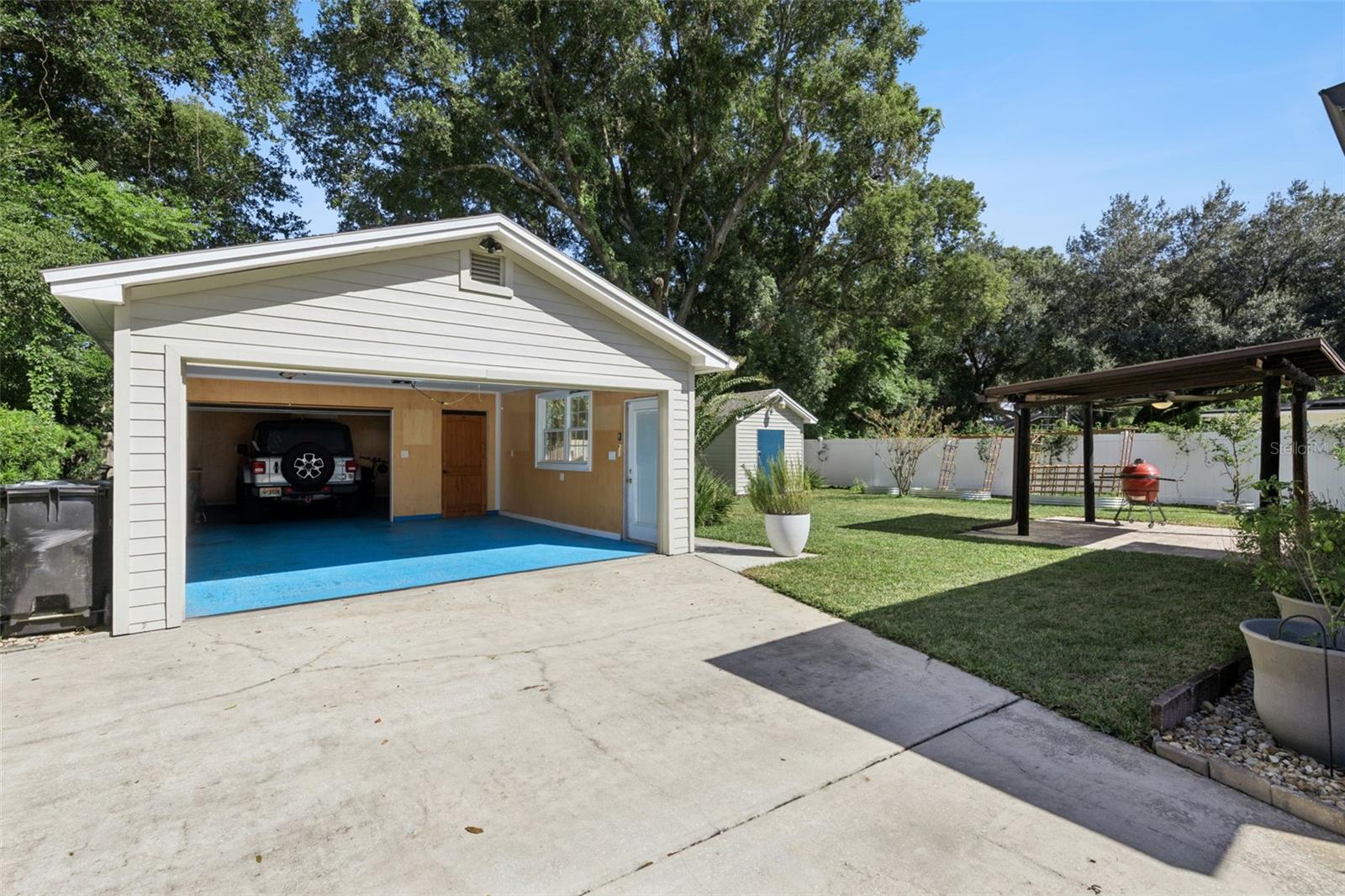 Views of the garage, gazebo and grass area. - 3115 HARGILL DR, ORLANDO