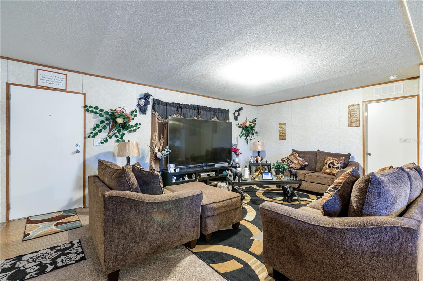 Manufactured Home at 13719 NW 89TH AVE, LAKE BUTLER, photo 2 of 27