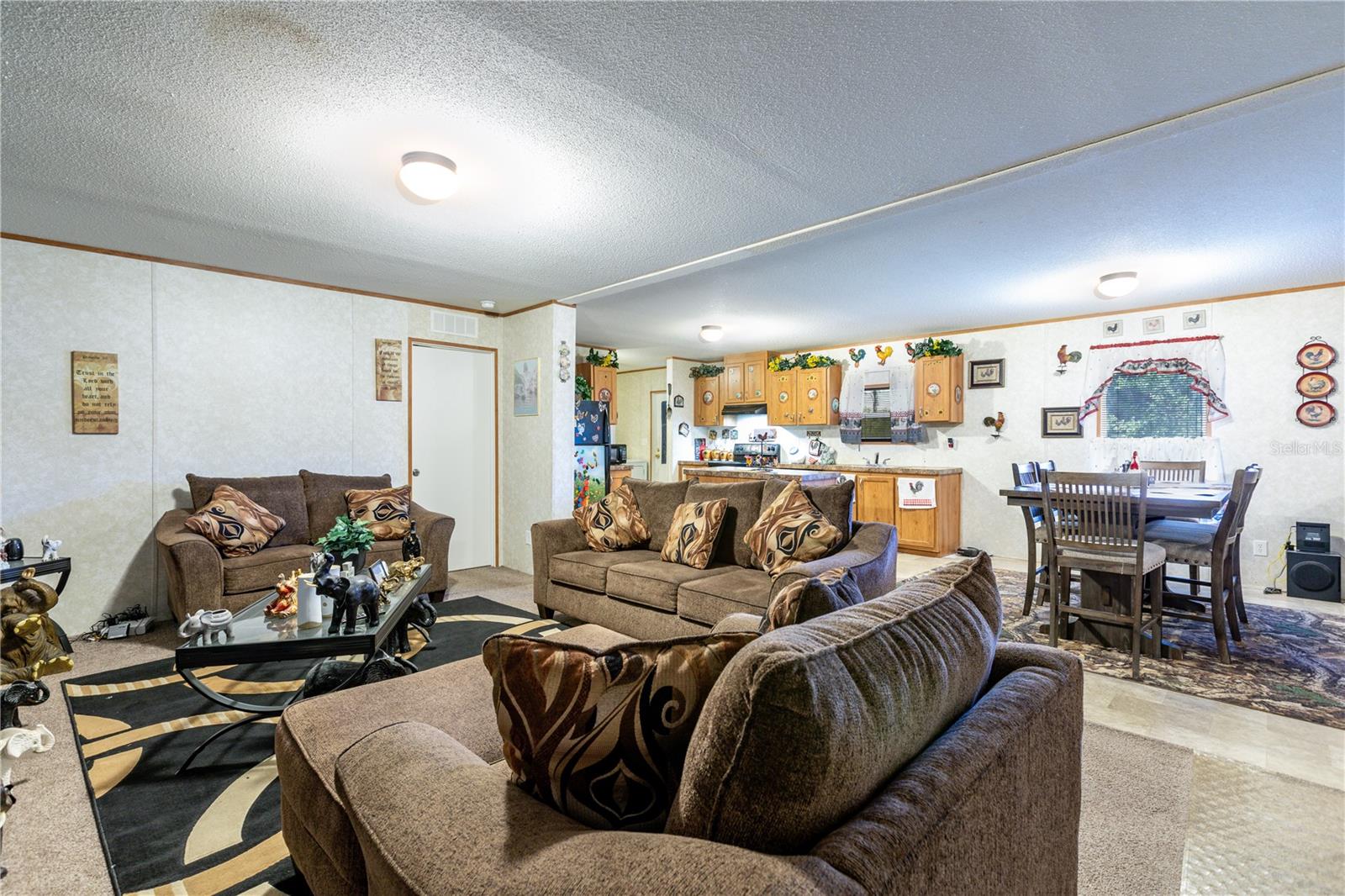 Manufactured Home at 13719 NW 89TH AVE, LAKE BUTLER, photo 3 of 27