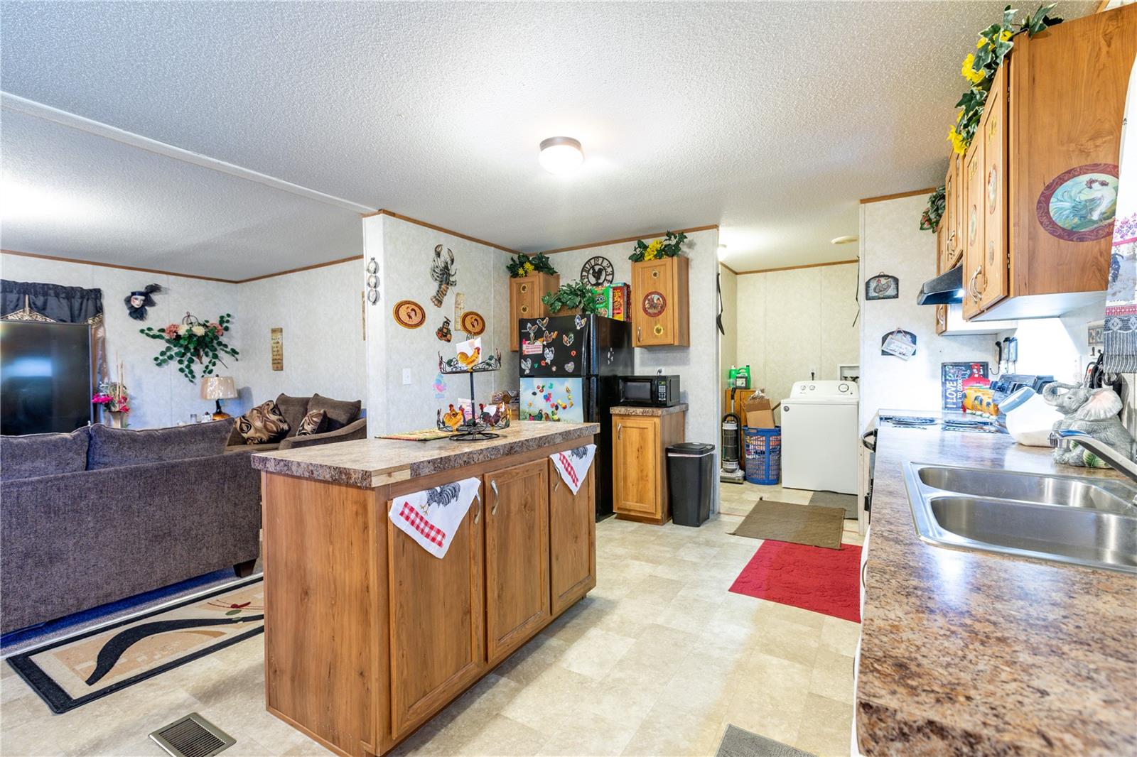Manufactured Home at 13719 NW 89TH AVE, LAKE BUTLER, photo 6 of 27
